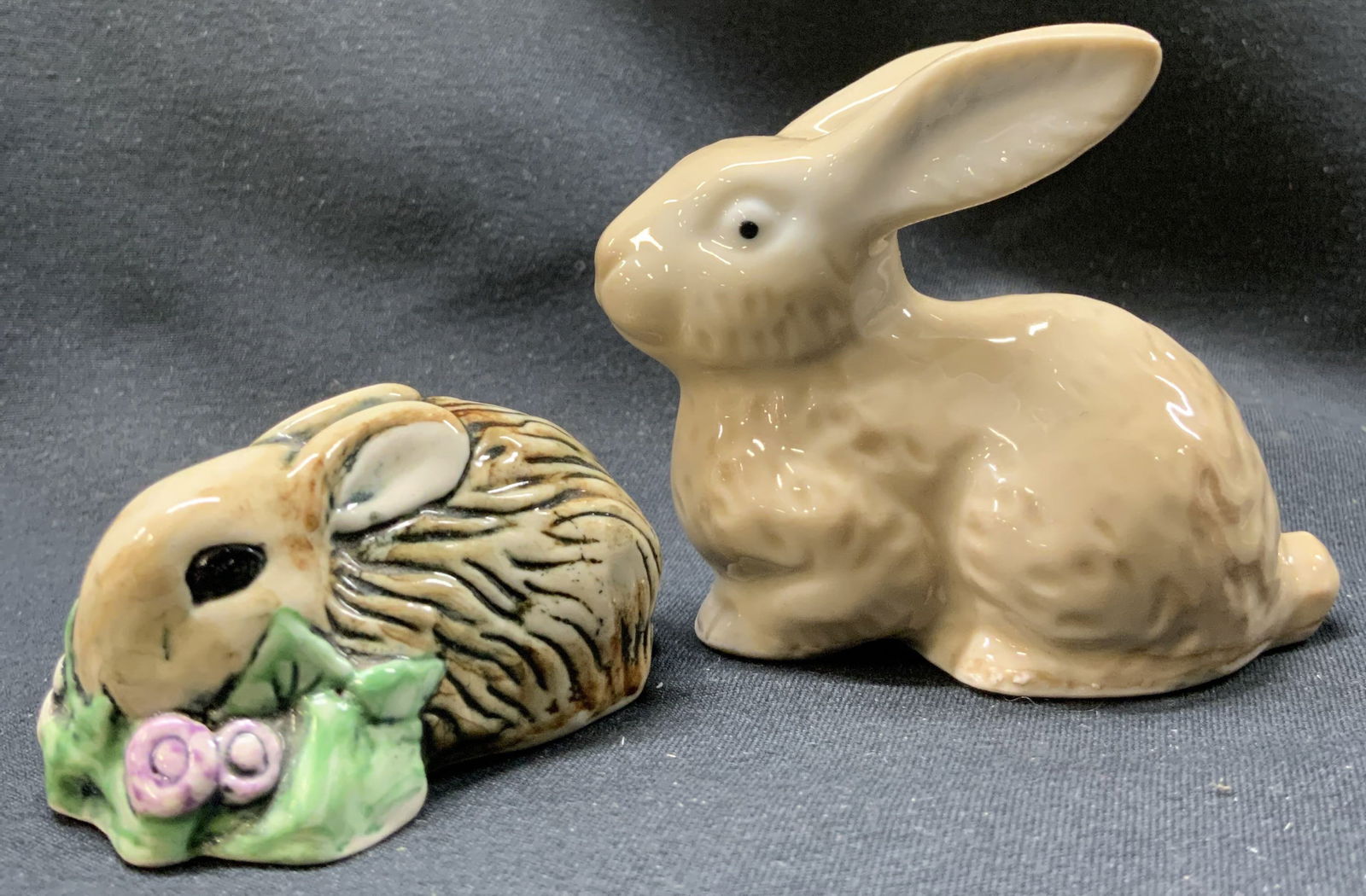 Lot 2 England Ceramic Bunny Figurines (1 of 8)