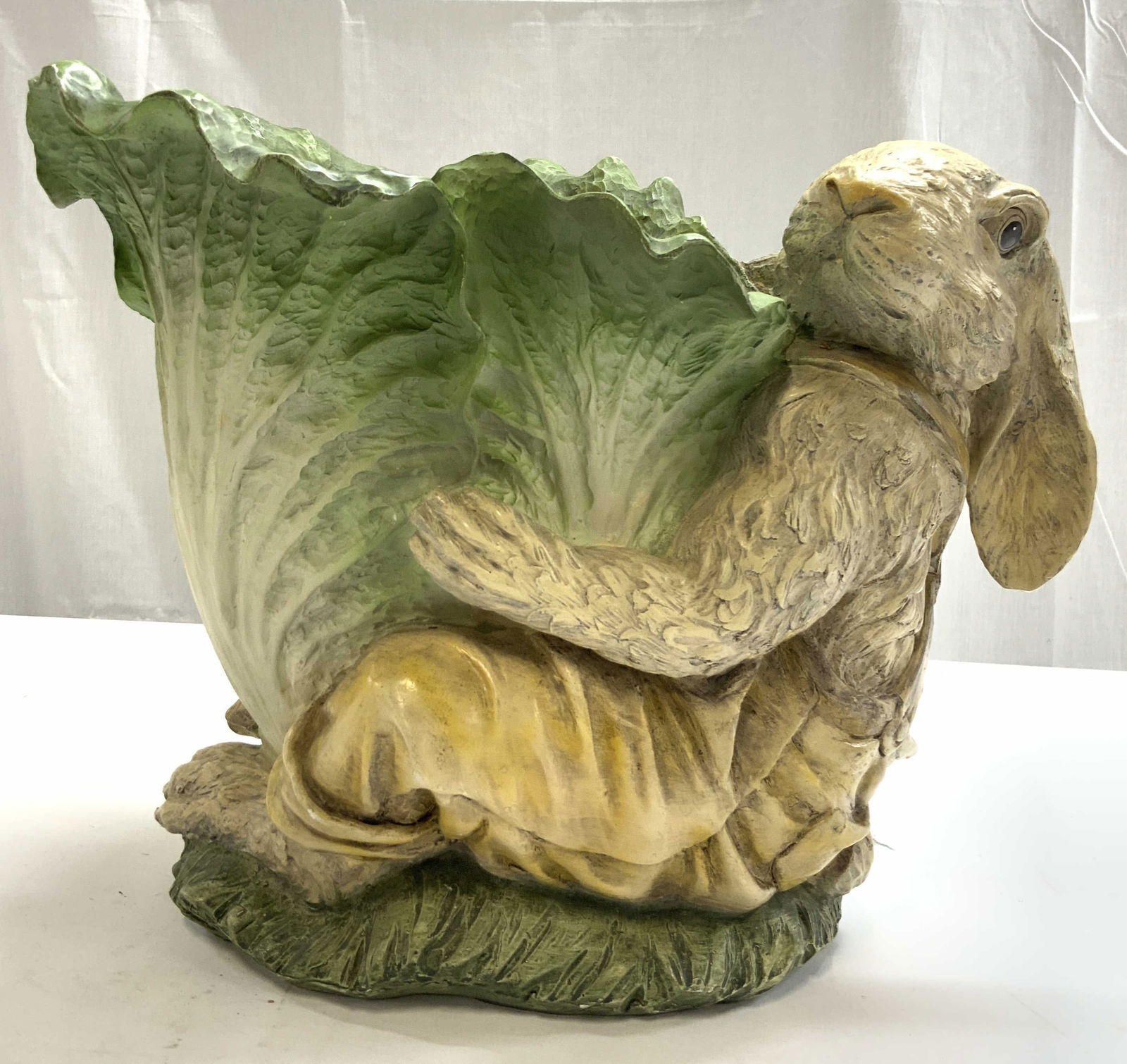 Vintage Resin Rabbit Cabbage Planter (1 of 8)