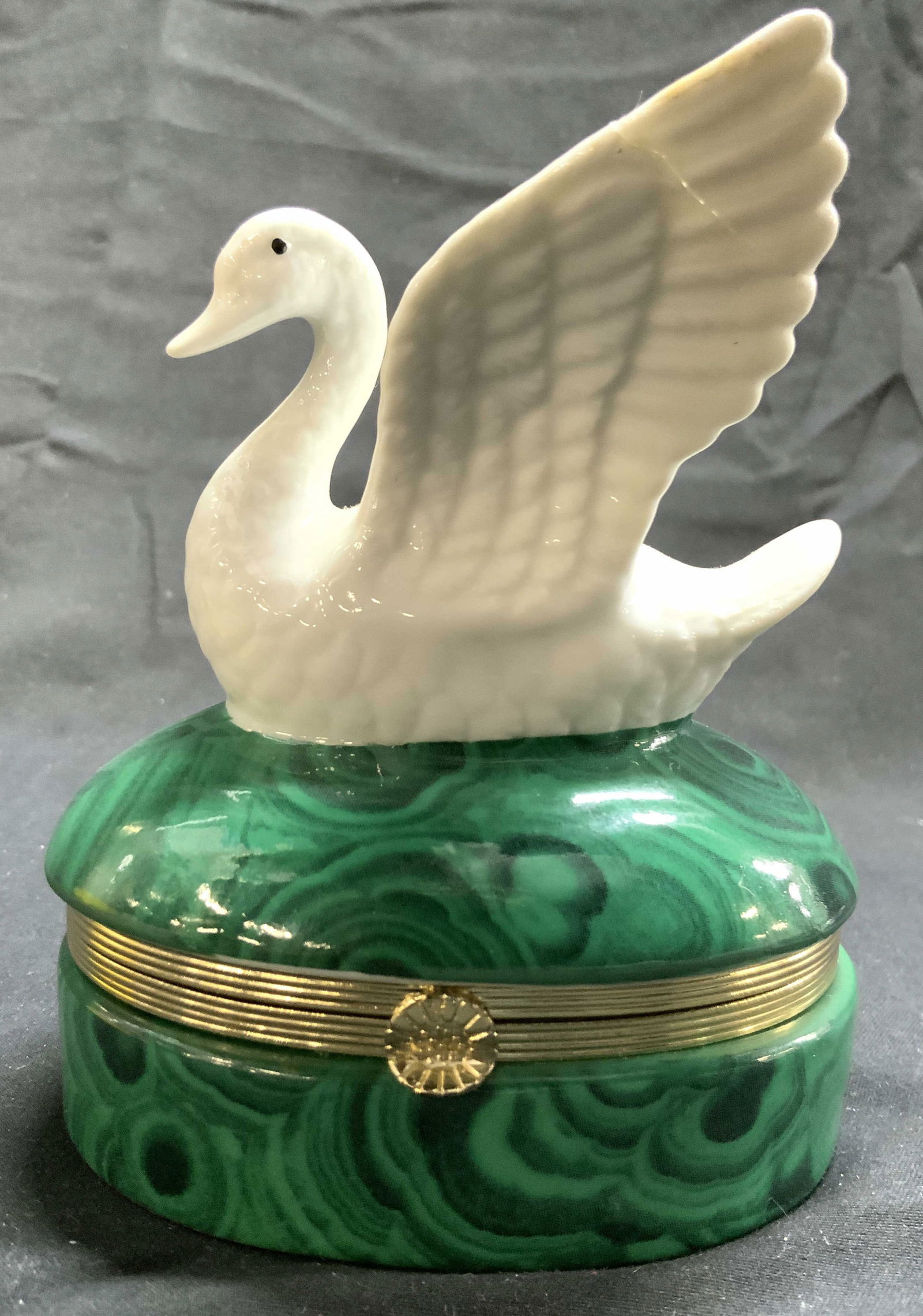 Vintage Porcelain Swan Trinket Box W Lid (1 of 7)