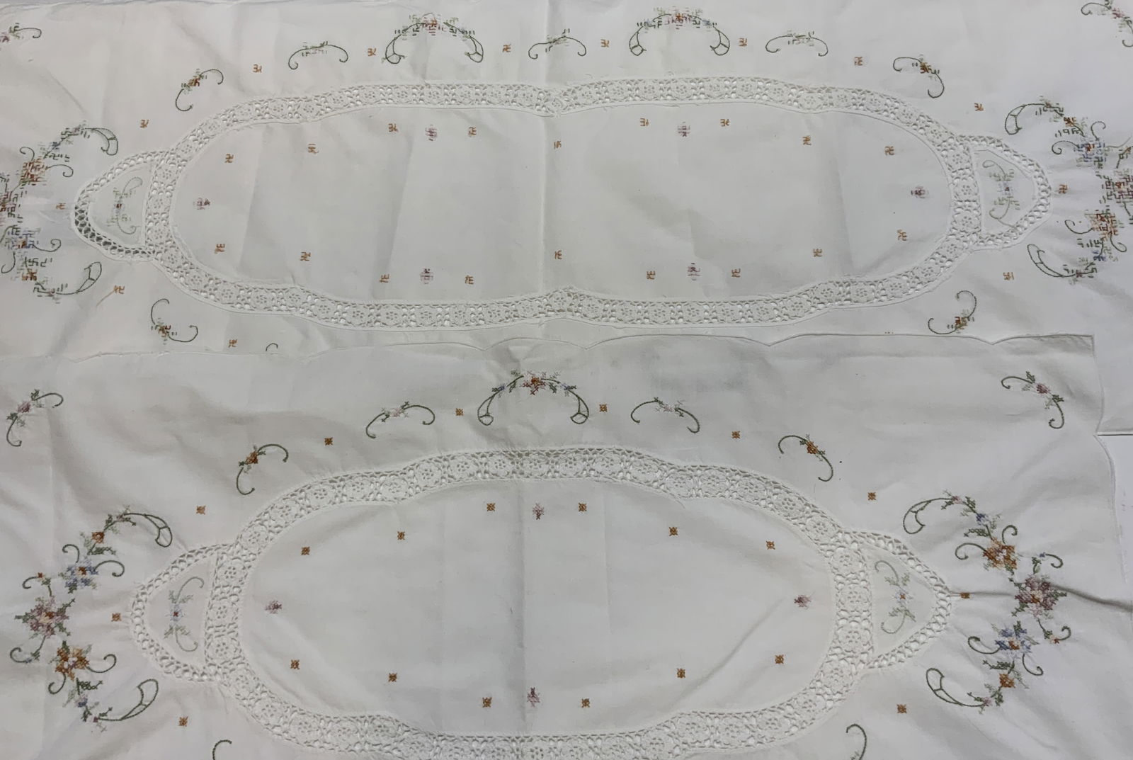 White Embroidered & Crocheted Floral Table Cloth (1 of 7)