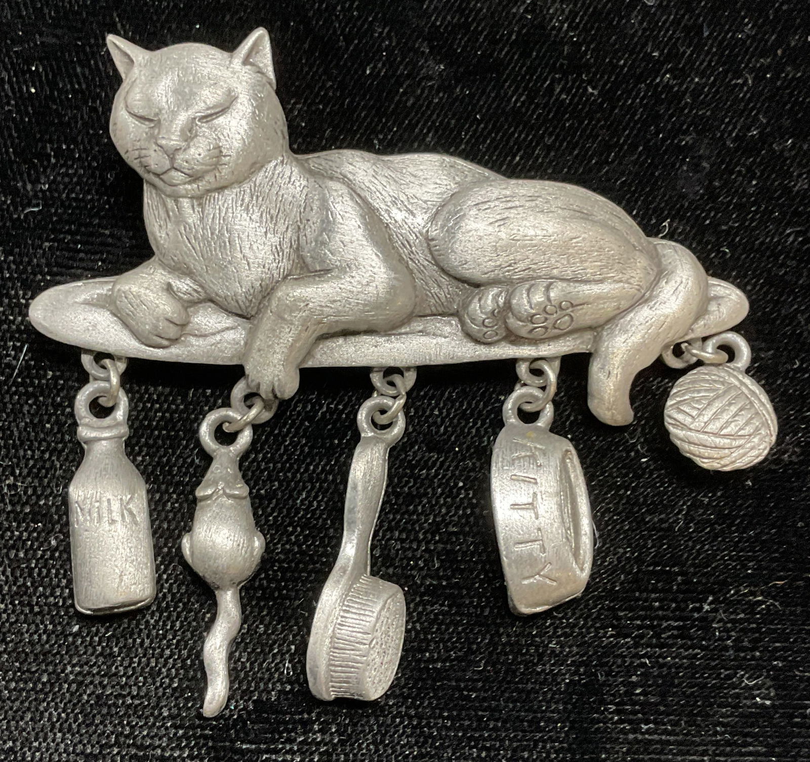Vintage JJ Silver Tone Cat Charm Brooch (1 of 6)