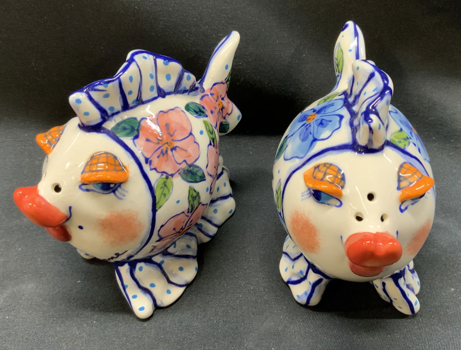 Lot 2 Kissing Fish Porcelain Salt&Pepper Shakers (1 of 7)