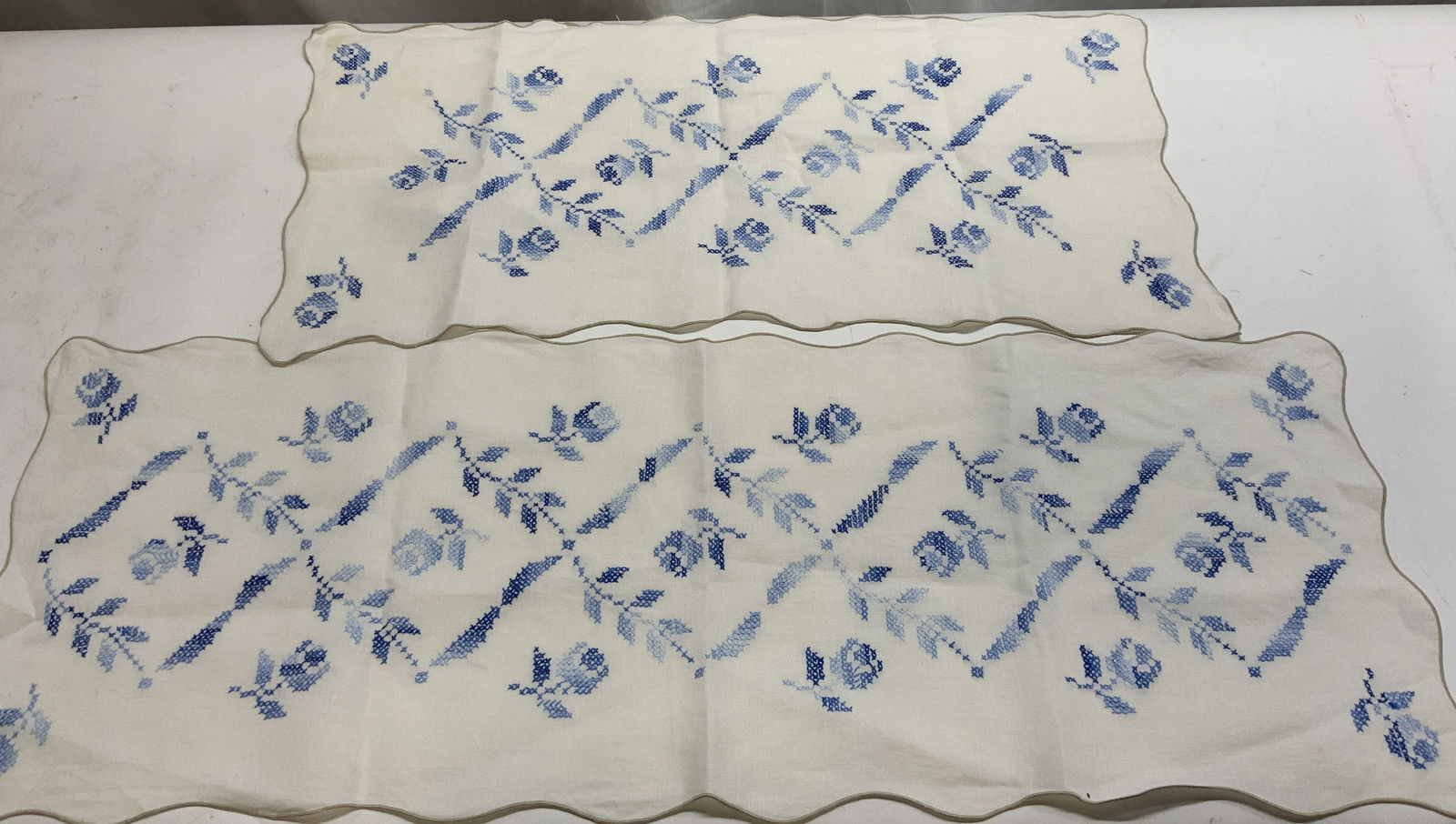 Lot 2 White & Blue Floral Embroidered Table Cloths (1 of 8)
