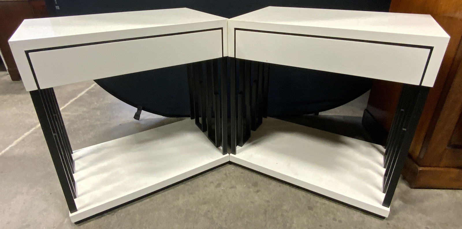 Pair White Lacquer Wooden One Drawer Nightstands (1 of 12)