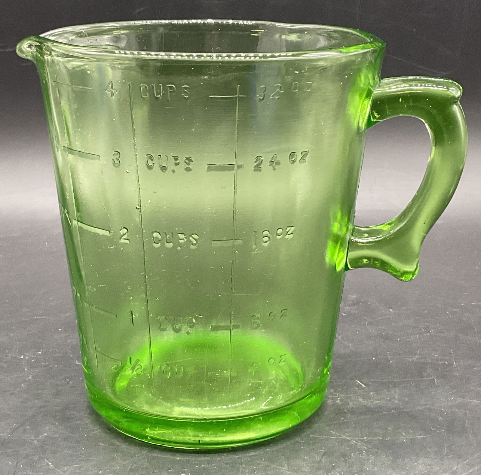Vintage Uranium Glass Measuring Cup (1 of 9)