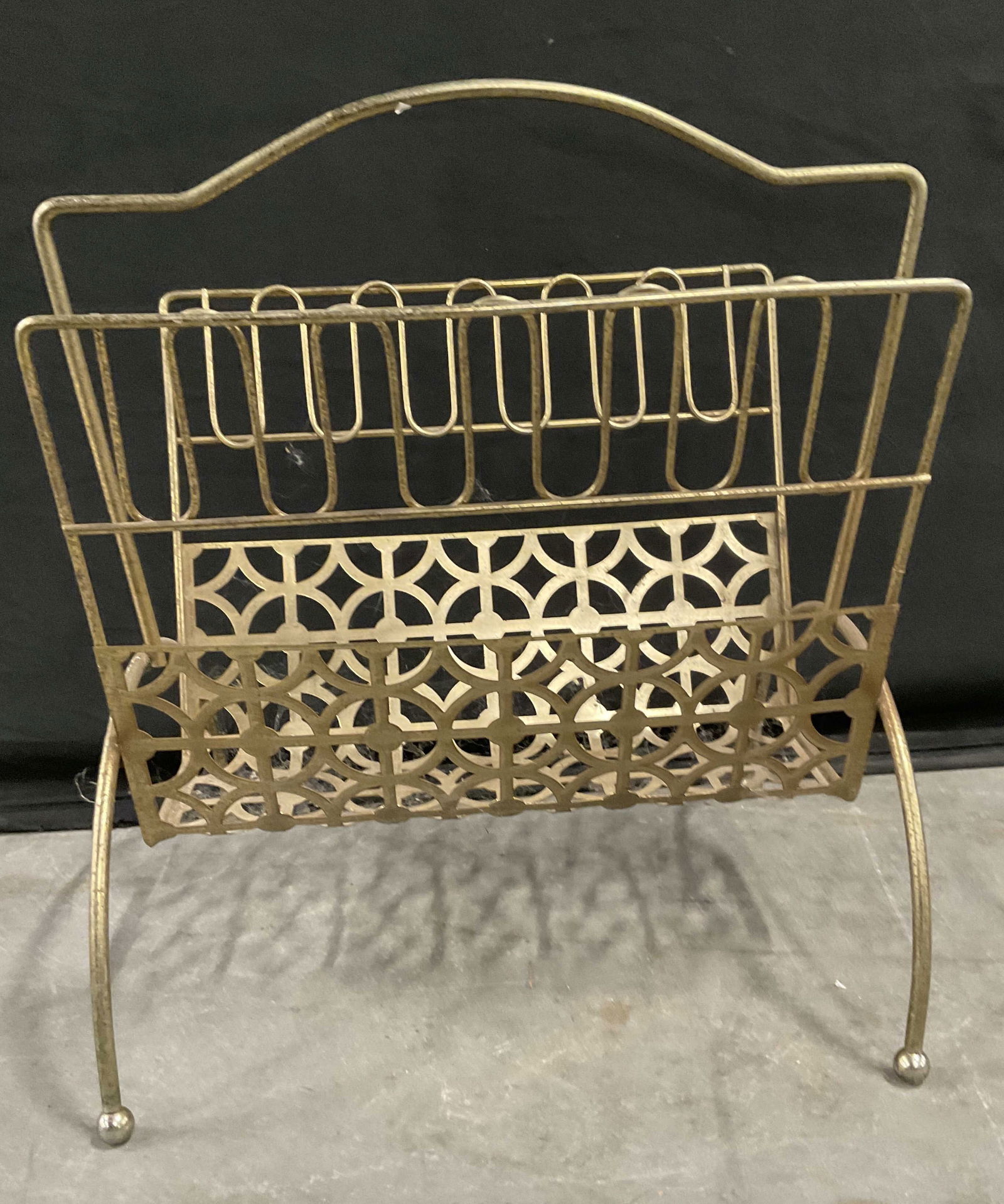 Vintage MCM Gold Tone Metal Magazine Rack (1 of 9)
