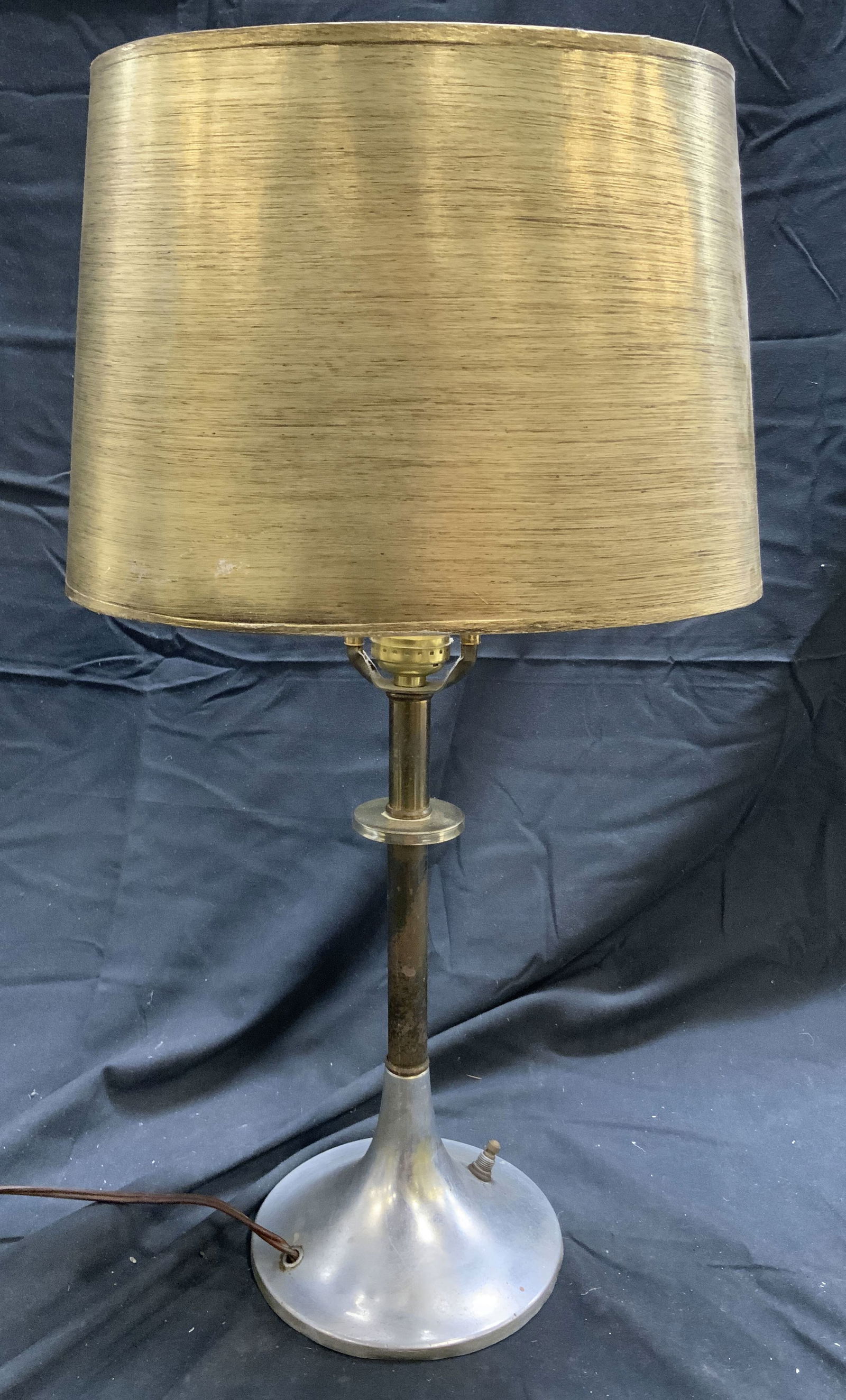 Vintage Metal Table Lamp W Shade (1 of 7)