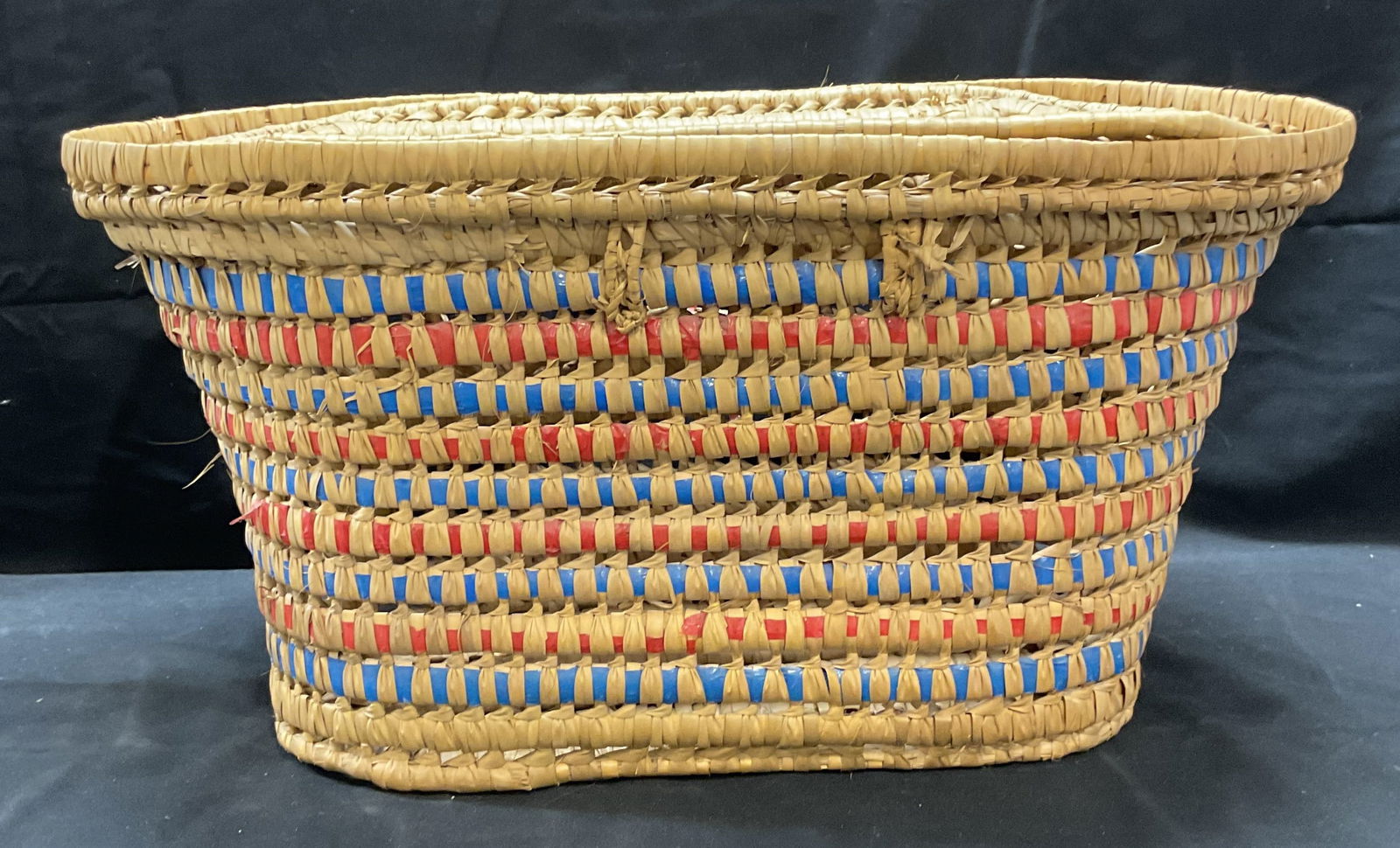 Handmade Woven Palm Basket with Cover (1 of 7)