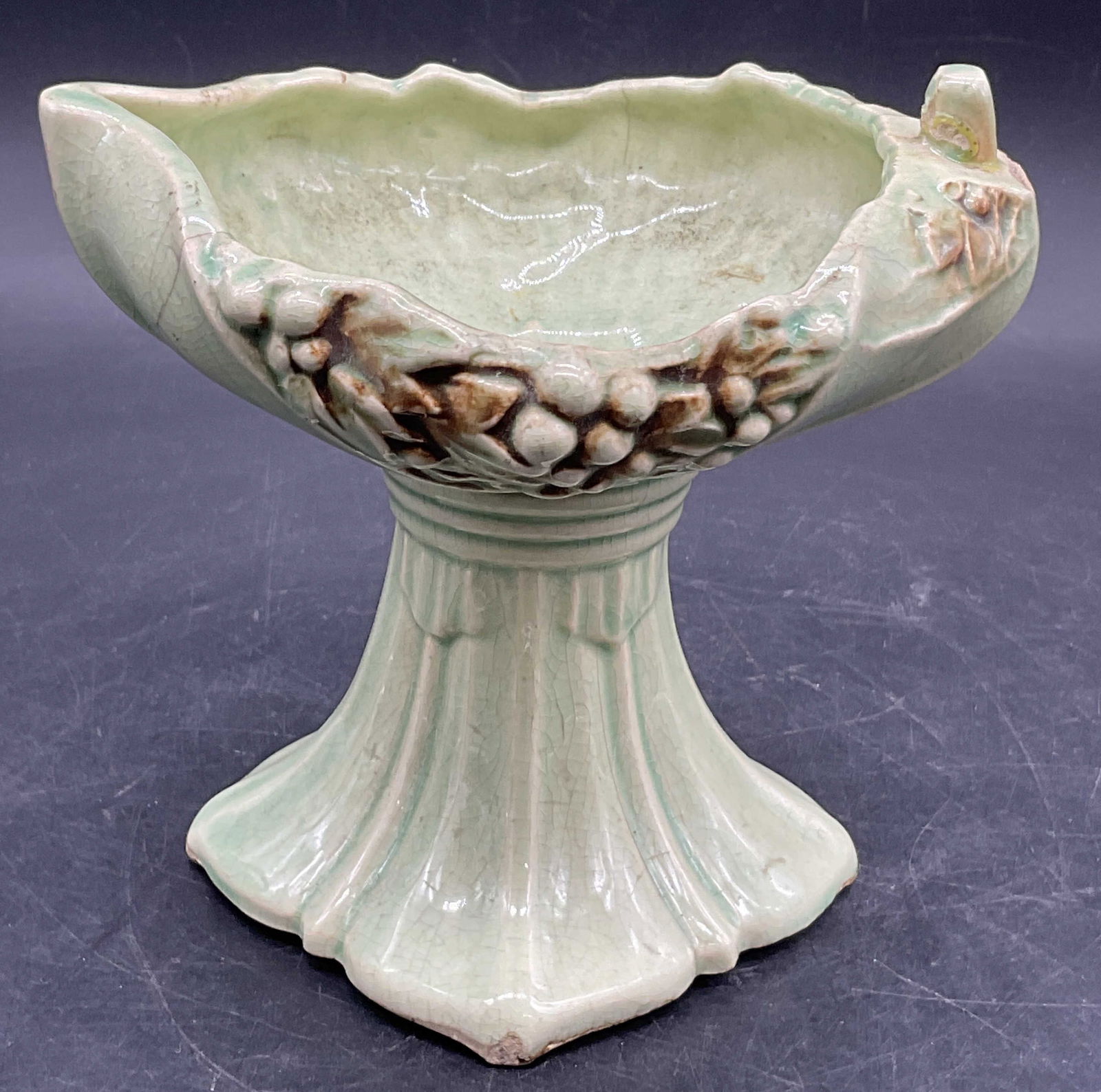 MCCOY POTTERY Vintage Green Vase / Vessel (1 of 8)