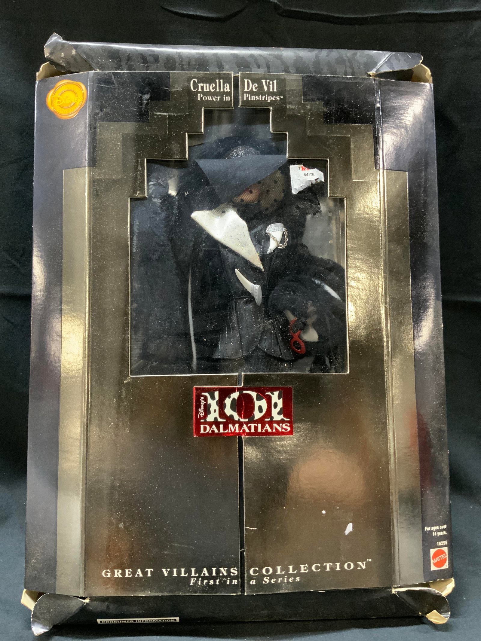1996 Cruella De Vil Power in Pinstripes Doll NIB: 1996 Cruella De Vil Power in Pinstripes Doll NIB Great Villains Collection First in a Series. Disney edition, 101 Dalmatians. Doll is NIB & is wearing a black outfit with accessories. Has not been exa
