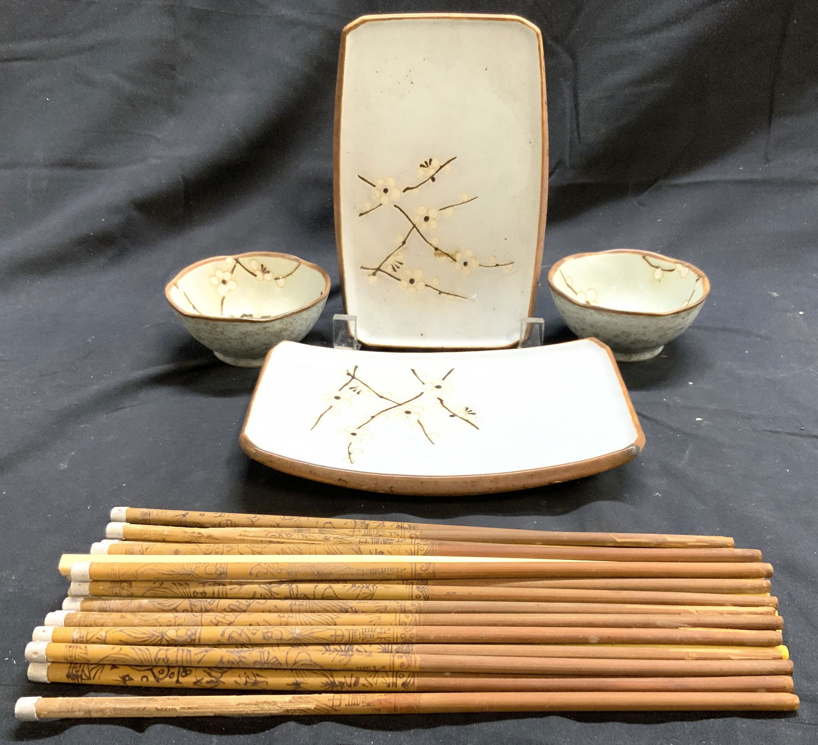 Asian Ceramic Dishes 25+ Chopsticks (1 of 7)