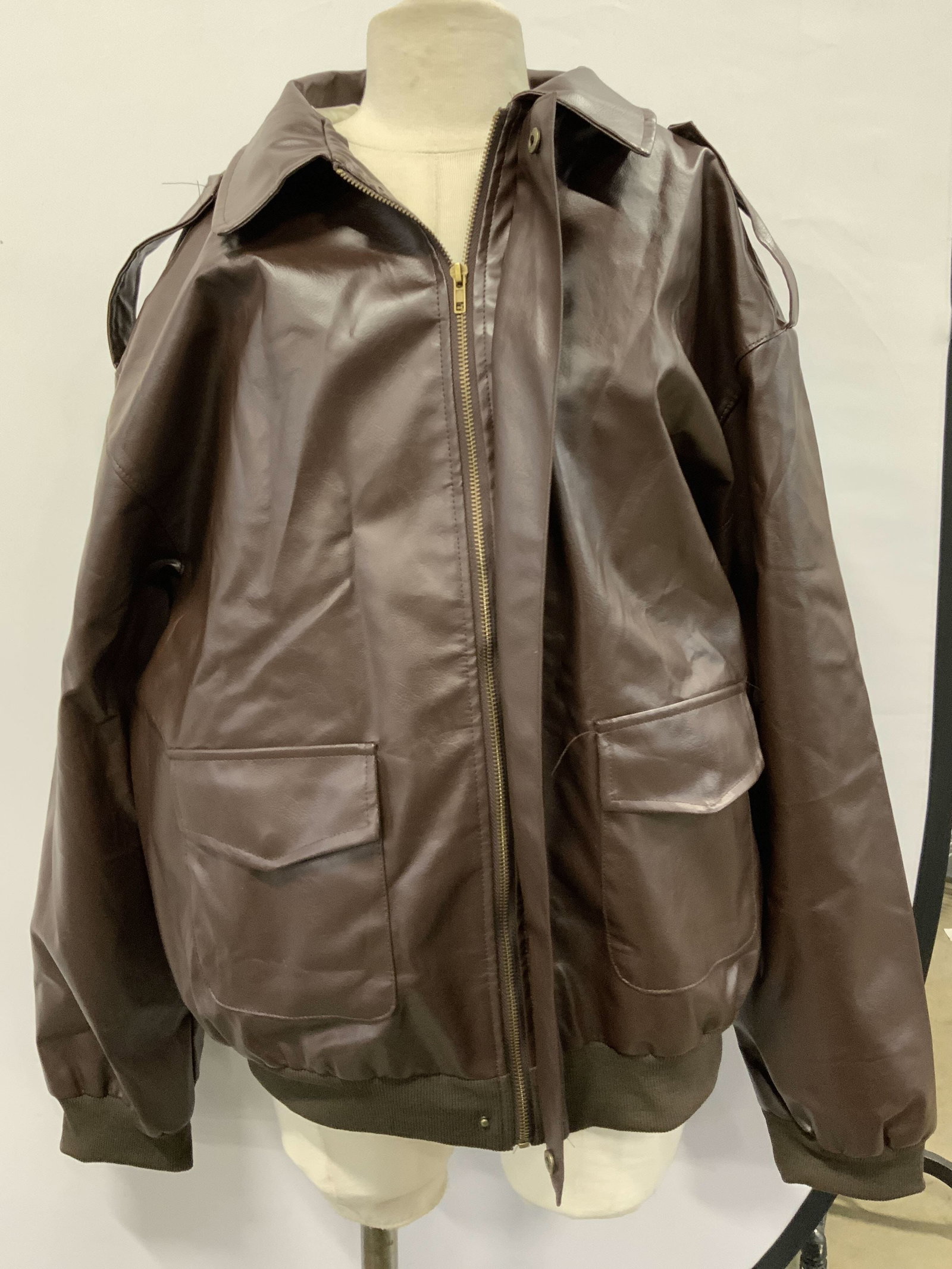 Leather Brown Jacket w France Map Lining: Leather XXL Brown Jacket w France Map XXL brown leather jacket, has a distinctive map in the interior of the jacket. Map appears to read in French. Some locations listed are Linselle, Bousbecque & mor