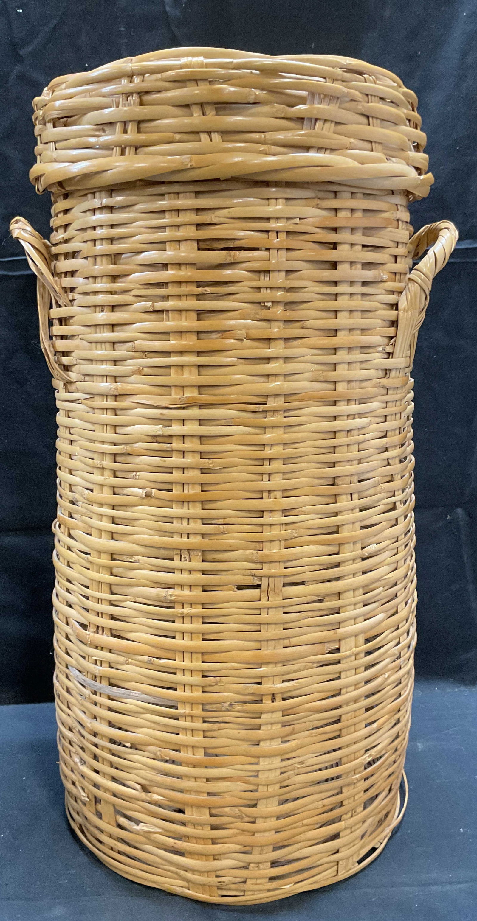 Round Woven Wicker Basket with Cover 20 In T (1 of 7)