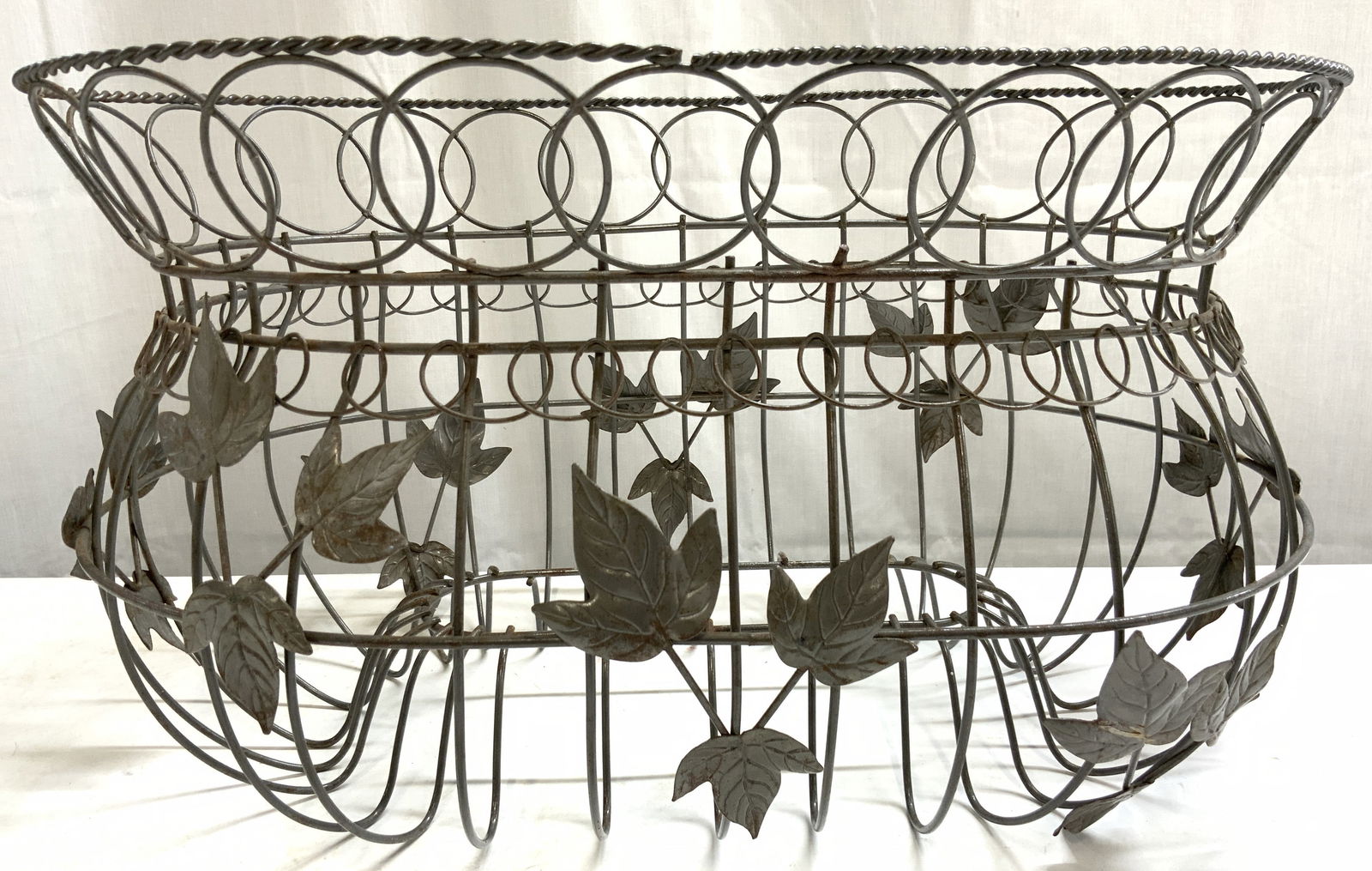 Metal Wire Planter Holder W Leaf Detail (1 of 7)