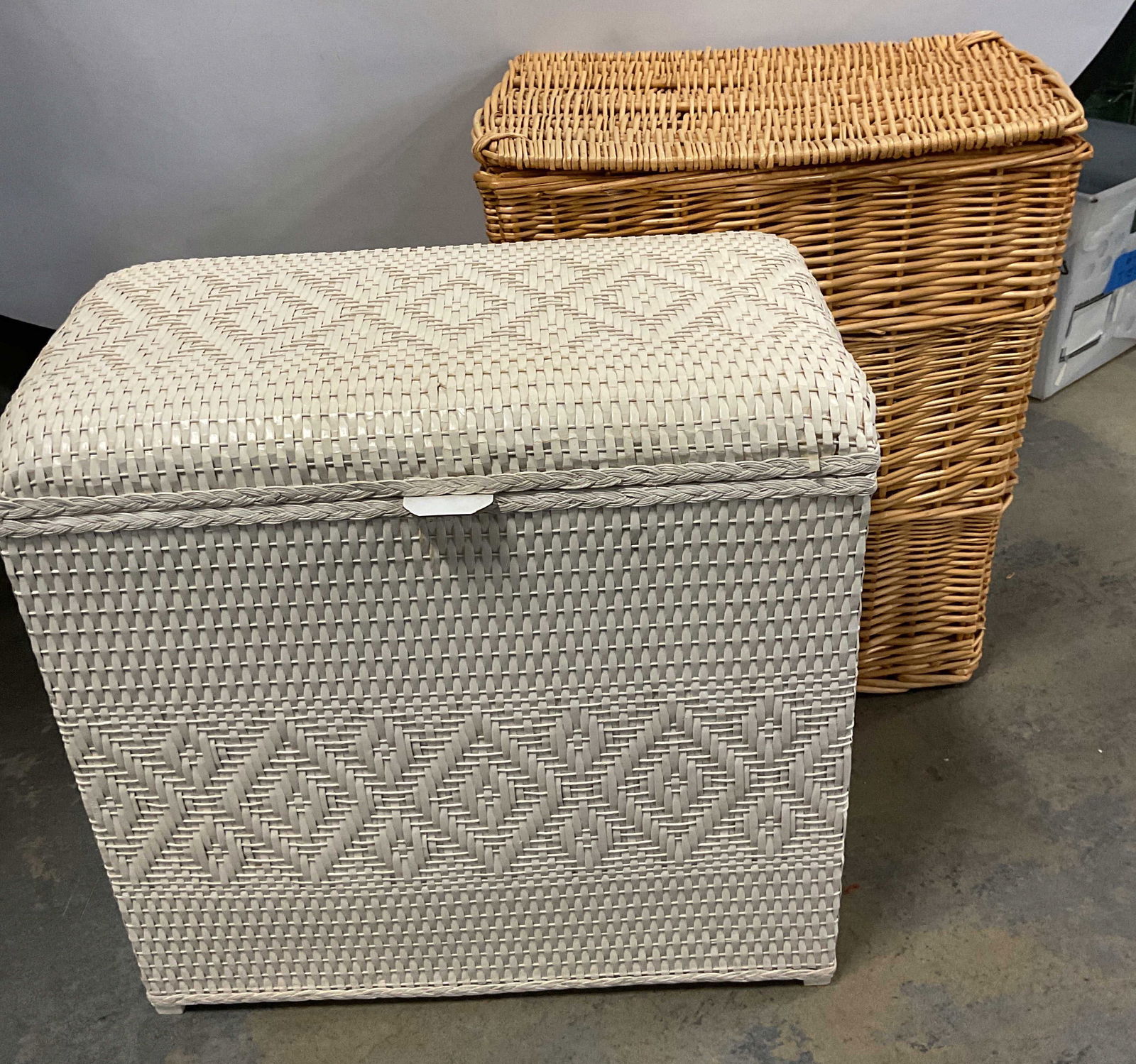Lot 2 XL Woven Wicker Covered Baskets (1 of 9)