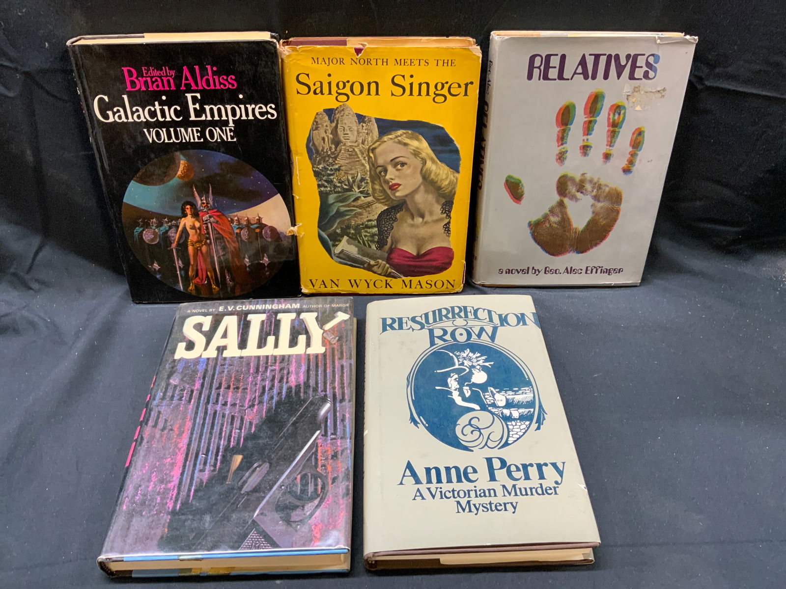 Lot 5 Vintage Hardcover Books, 1946+ (1 of 12)