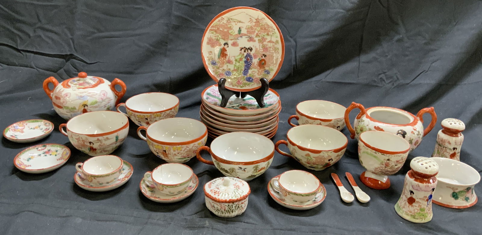 Set 33 Hand Painted Asian Porcelain Tableware (1 of 12)
