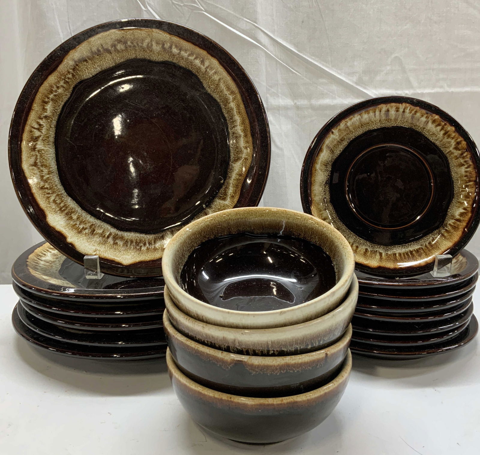 Group Lot Vntg. Brown Glaze Plates, Bowls&Saucers (1 of 8)