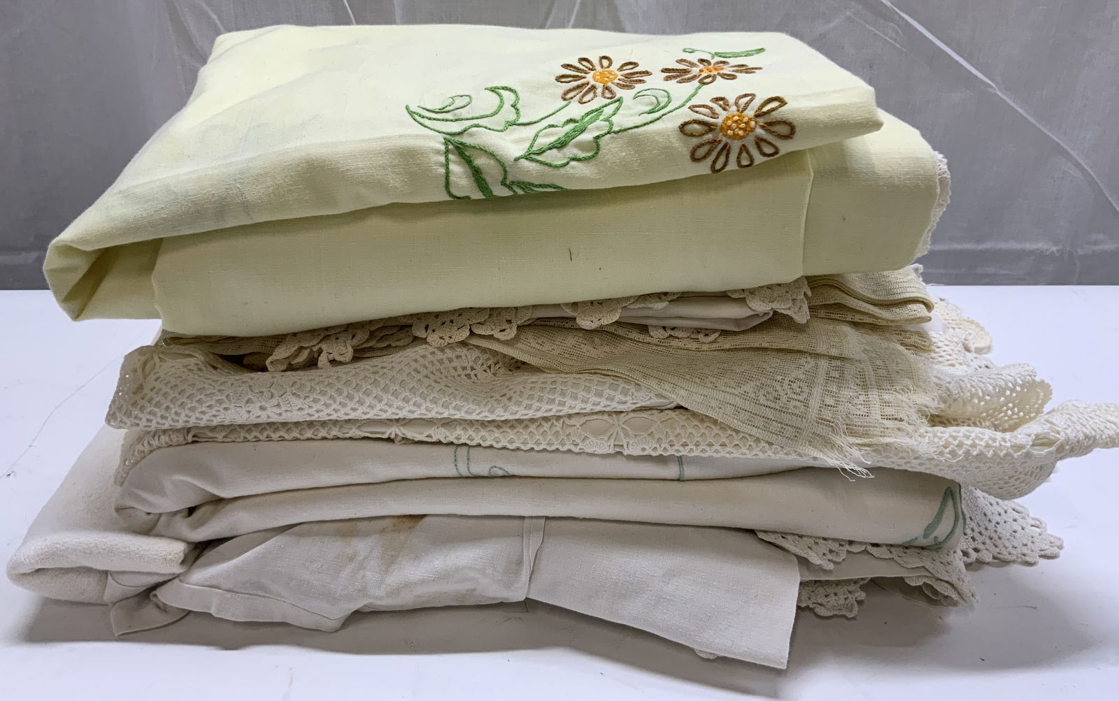 Group Lot Embroidered Tablecloths&Pillowcases (1 of 10)