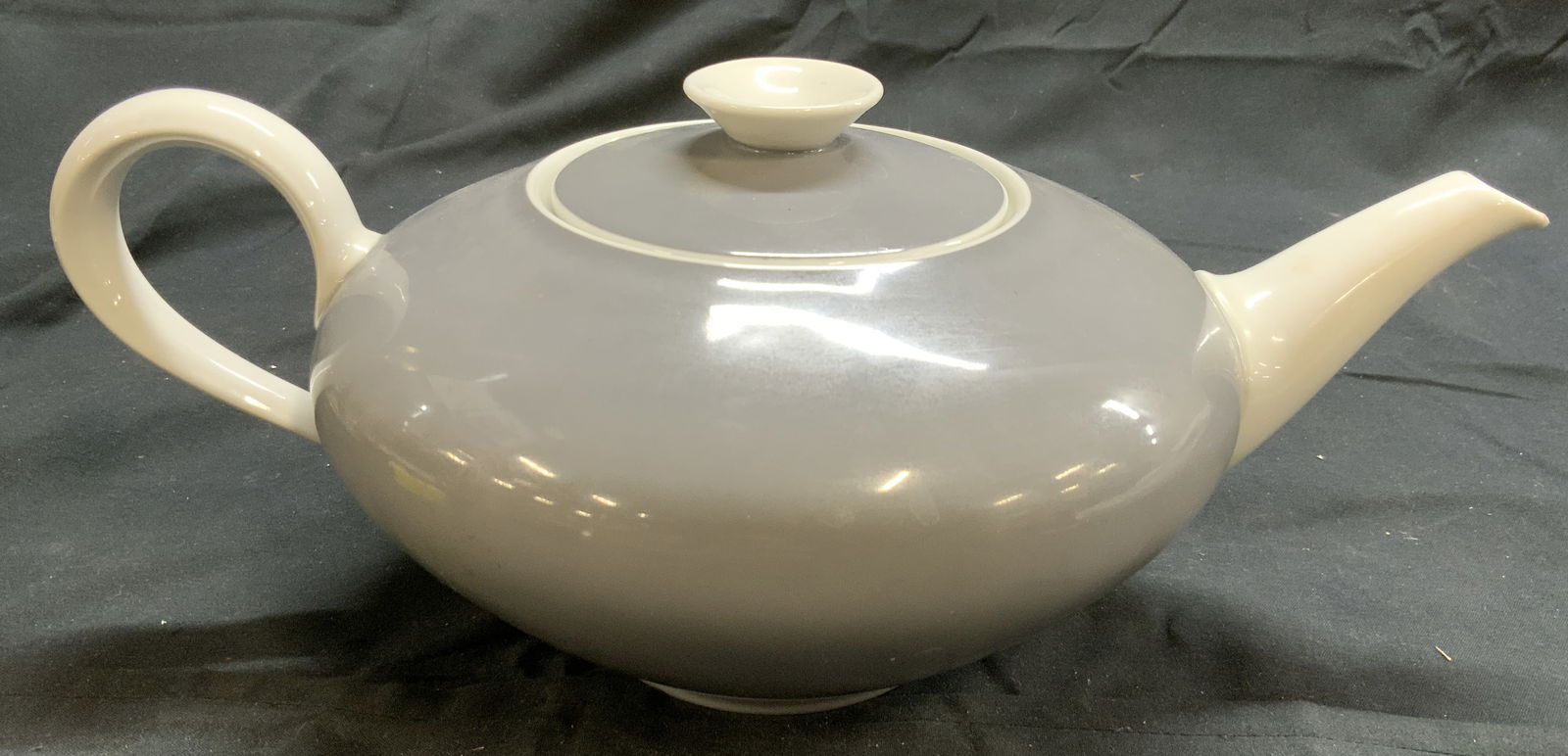 R KPM KRISTER Porc Teapot W Lid GERMANY (1 of 7)