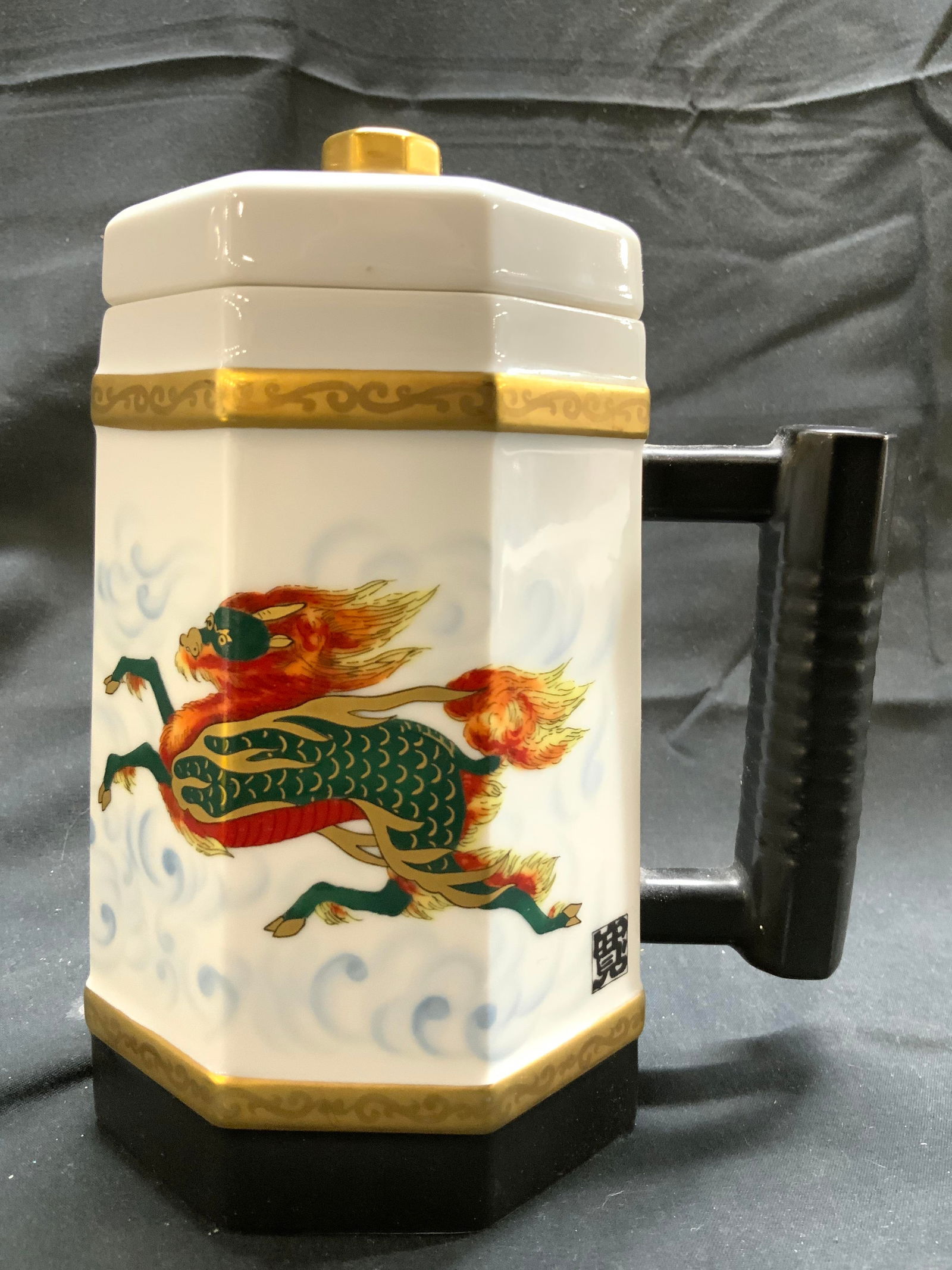 KIRKIN Asian Porcelain Beer Mug W Lid (1 of 8)