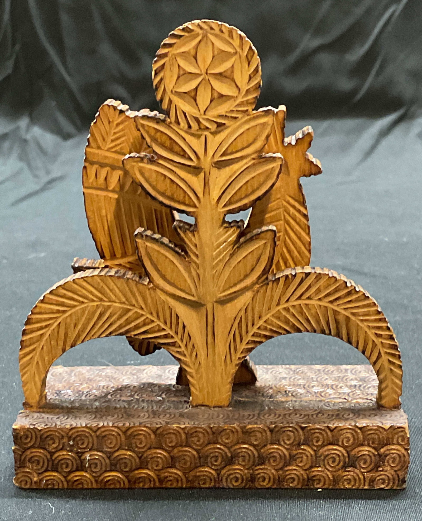 Vintage Carved Wood Flower Napkin Holder, Poland: Vintage hand carved wooden flower and rooster motif napkin holder. Made in Poland. Measures approx 3.5 x 1.5 x 4 inches. Wear including scratching, one piece is loose. Napkin holder, carved wood napki