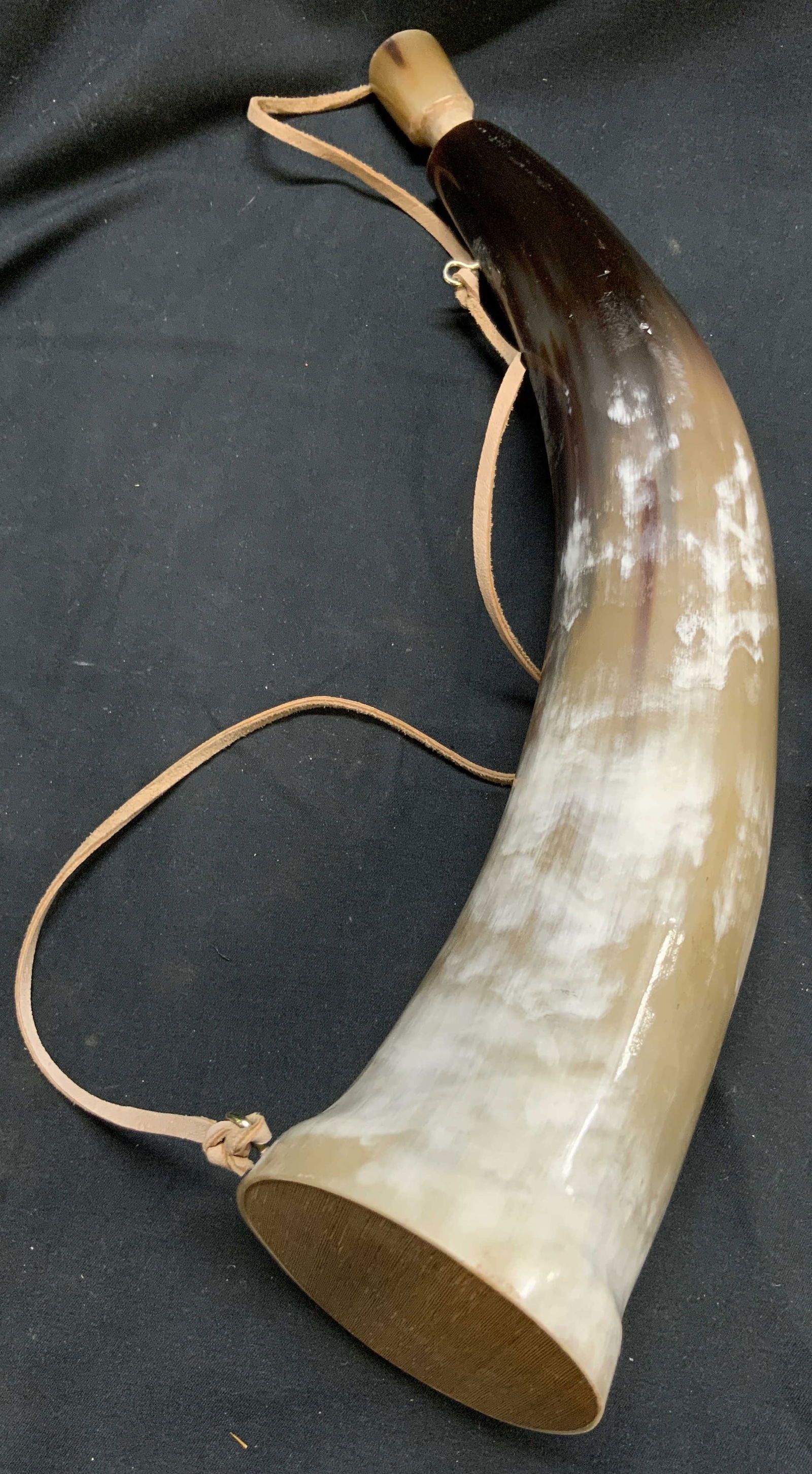 Vintage Powder Horn W Strap (1 of 6)