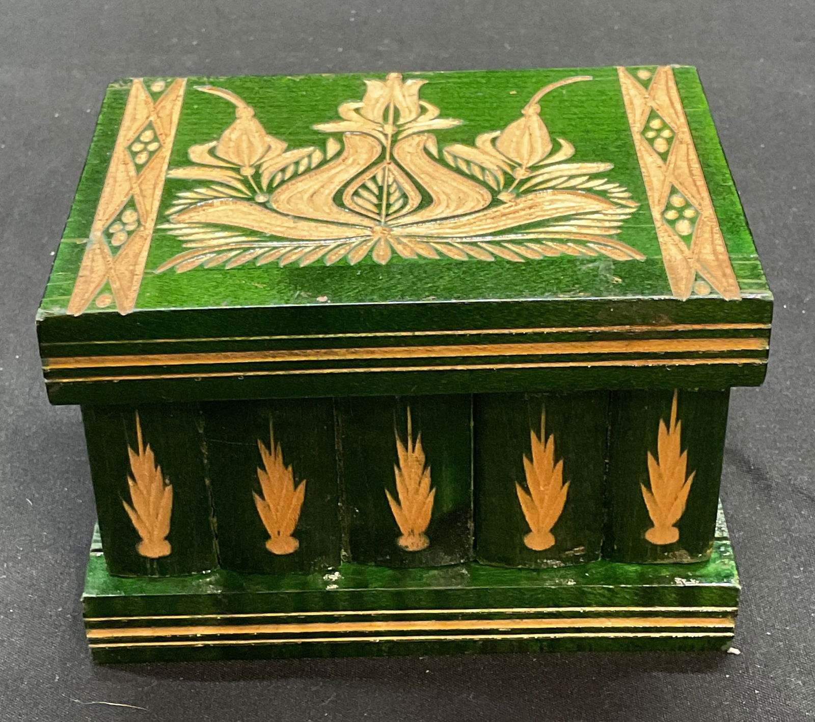 Vtg Green Hand Carved Wood Flower Jewelry Box (1 of 7)