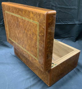 DUNHILL Burl Wood Lacquered Wood Humidor, France: Dunhill hand crafted wooden humidor with a bull wood lacquer exterior. Made in France . Dunhill trademark on underside of lid. Hinged lid which rests in the upright position. Shiny brass hardware. Int