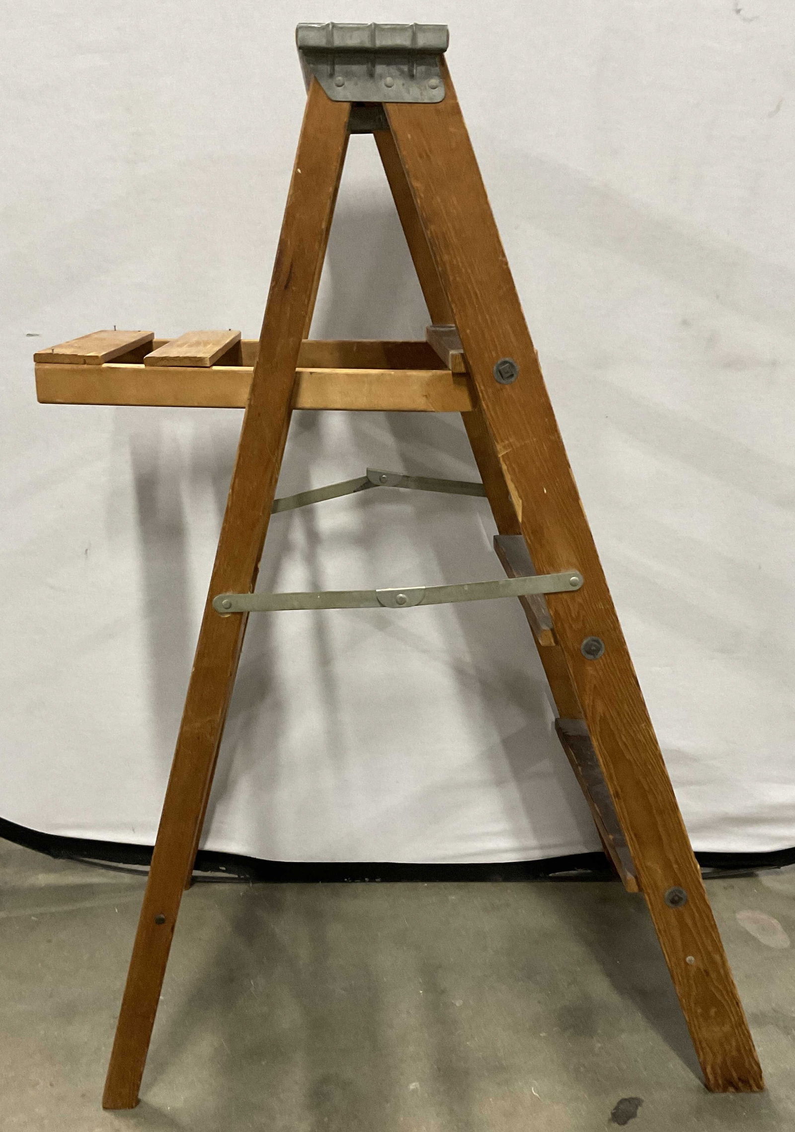 Vintage Collapsible  Wooden Step Ladder (1 of 8)