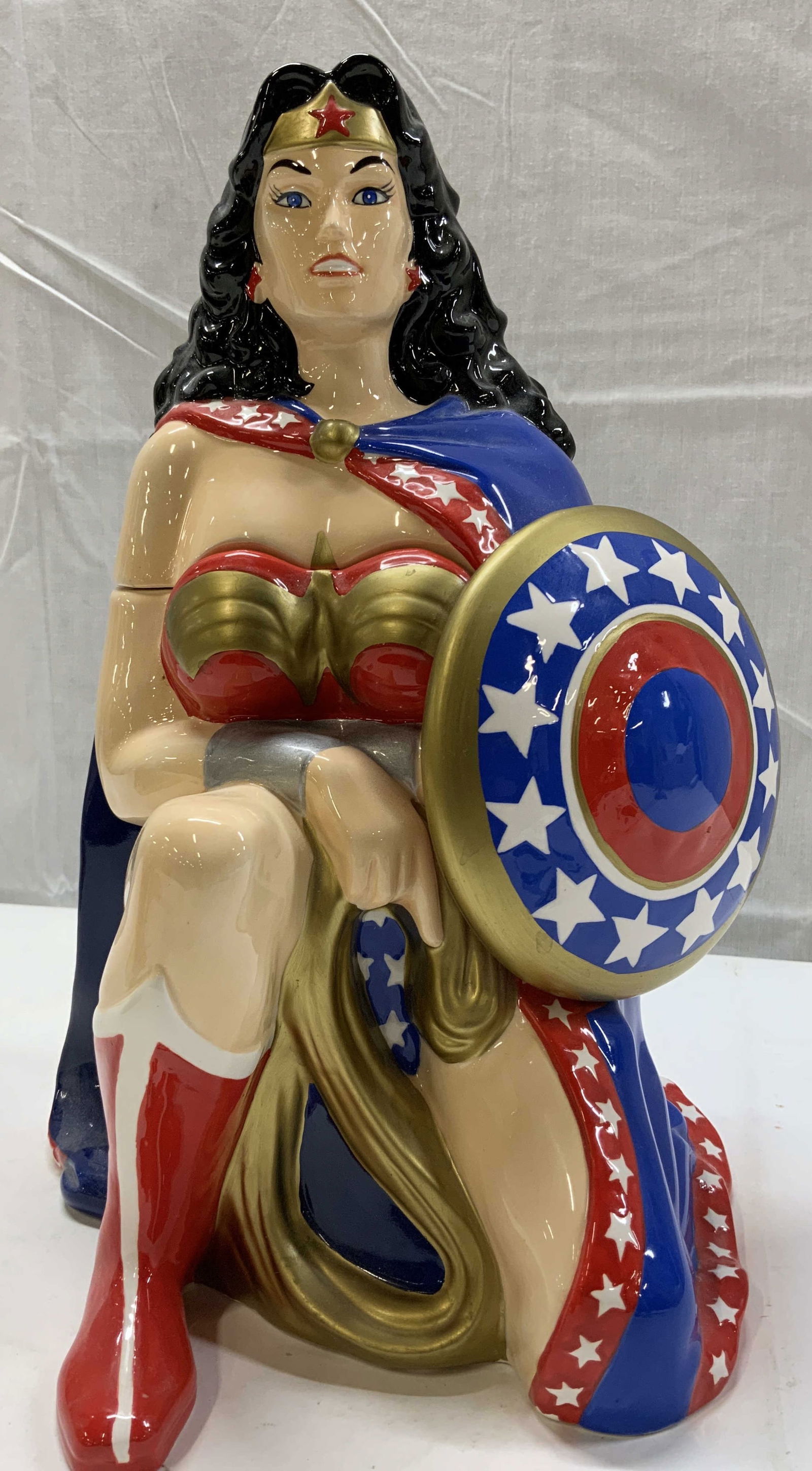 Wonder Woman DC COMICS Ceramic Cookie Jar (1 of 9)