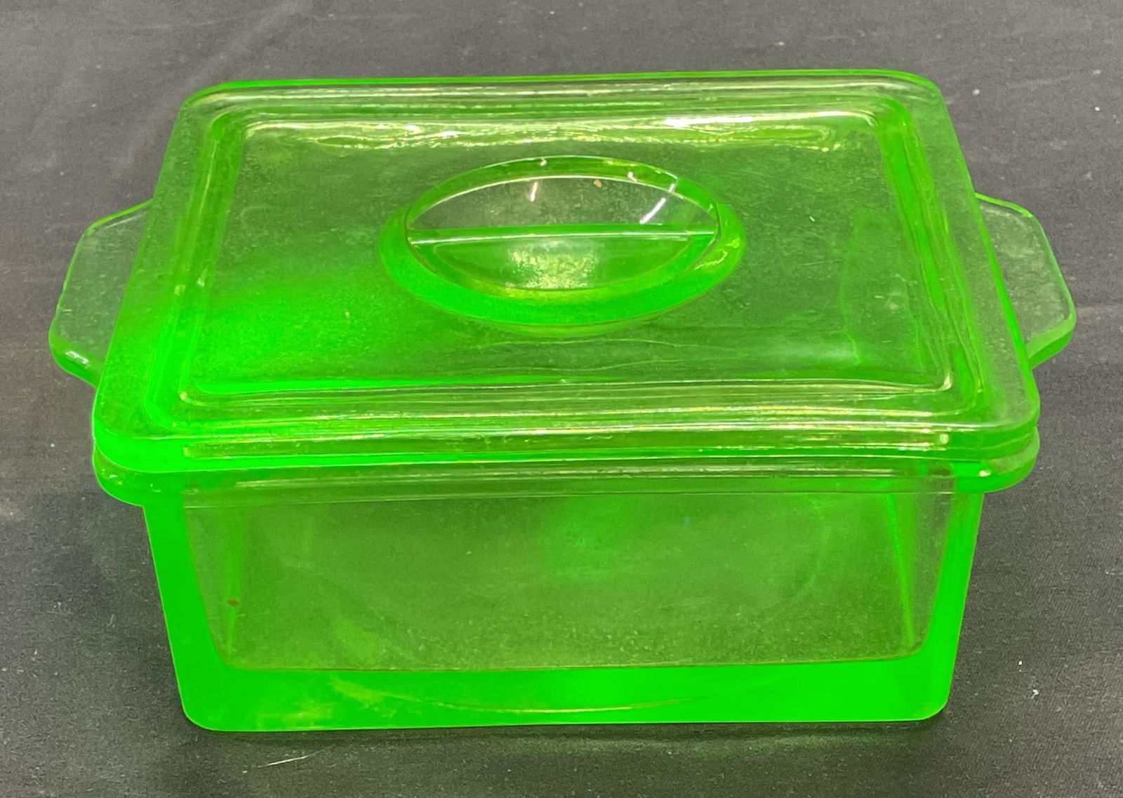 Vtg Hazel Atlas Uranium Glass Refrigerator Dish (1 of 7)