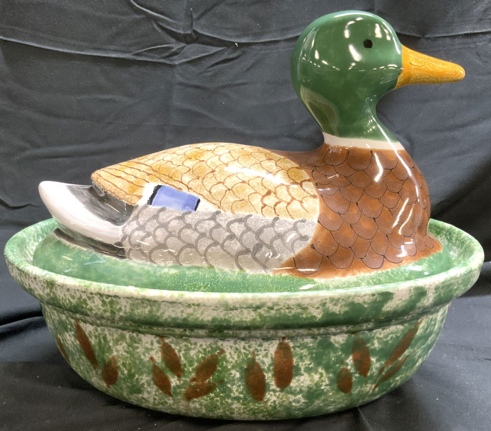 MESA INTERNATIONAL Ceramic Duck Tureen W Lid (1 of 10)