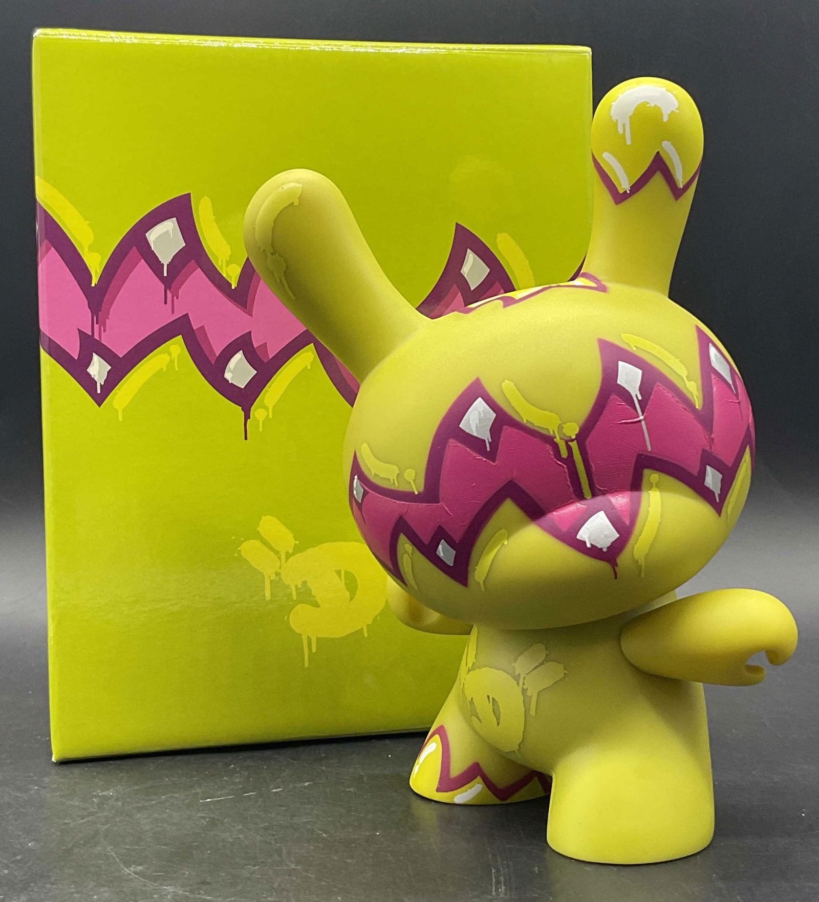 KIDROBOT Mist Green Fly Trap Funny Figure, Box (1 of 9)
