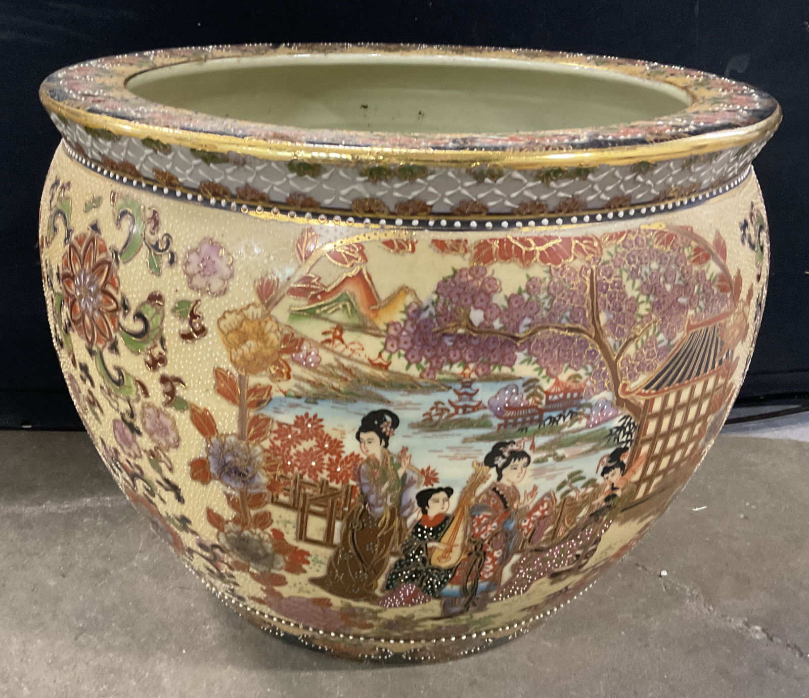 NEW ENGLAND POTTERY Satsuma Style Fishbowl Planter (1 of 11)