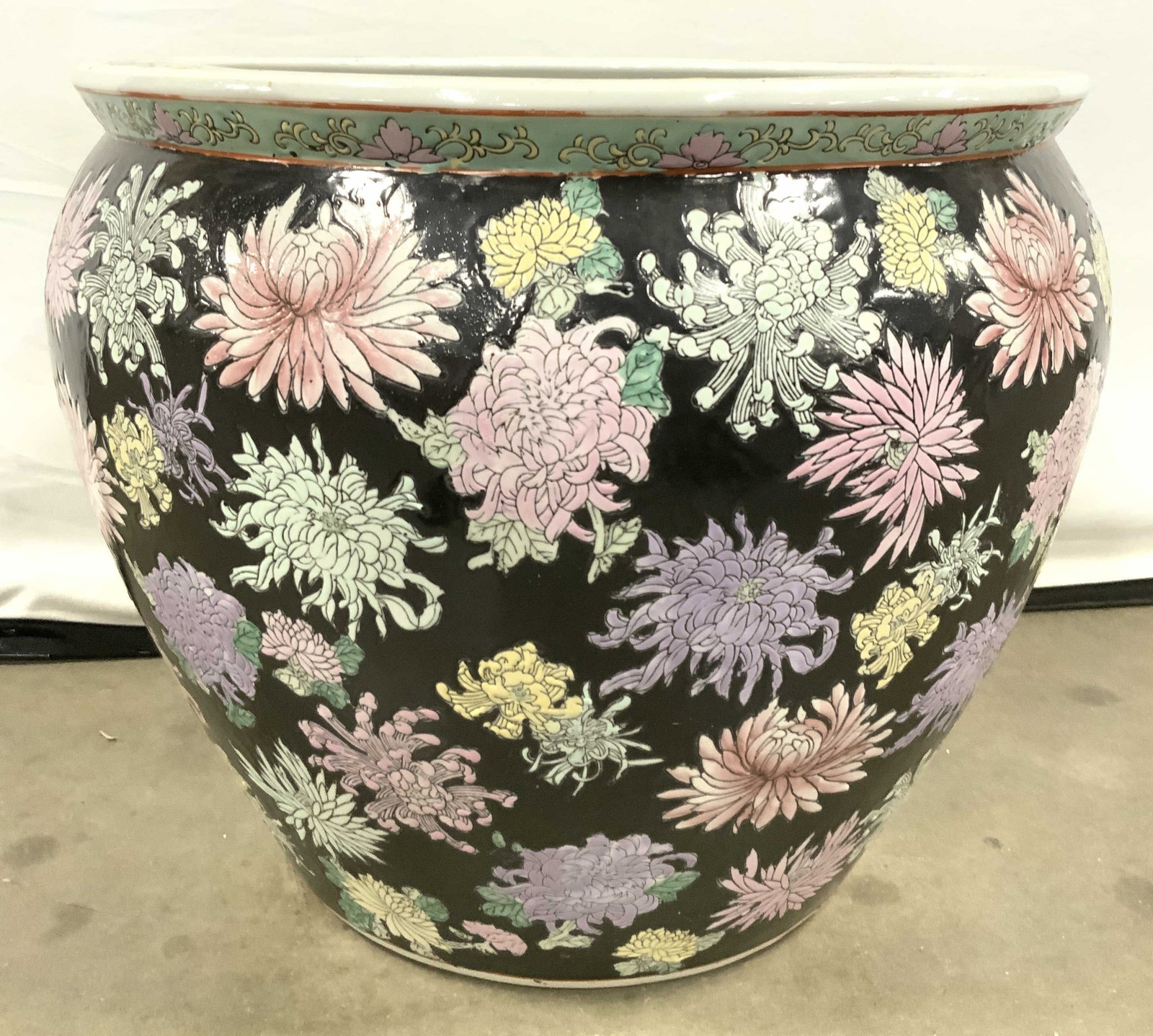Vtg Hand Painted Asian Porcelain Fishbowl Planter: Planter is hand painted and porcelain. Piece appears to be vintage. Planter has fishbowl form. Interior has painted koi fish Detail. Piece has intricate multi toned floral, leaf, & geometric detail. P
