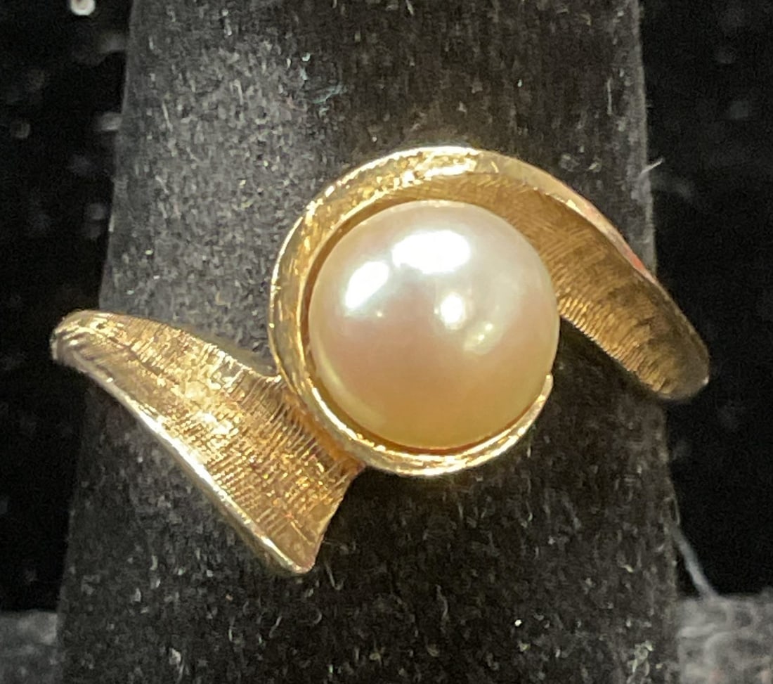 Vintage 14K Yellow Gold & Pearl Ring (1 of 6)