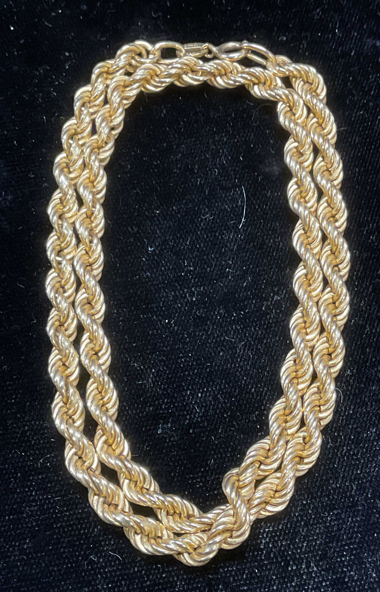 Vintage 14k Yellow Gold Rope Chain Necklace, Italy: Vintage 14k yellow gold rope chain necklace. Marked 14k. Made in Italy. Drop length approx 8 inches. Total weight 8.9 dwt. Some wear including scratching observed. Jewelry, estate jewelry, fine jewelr