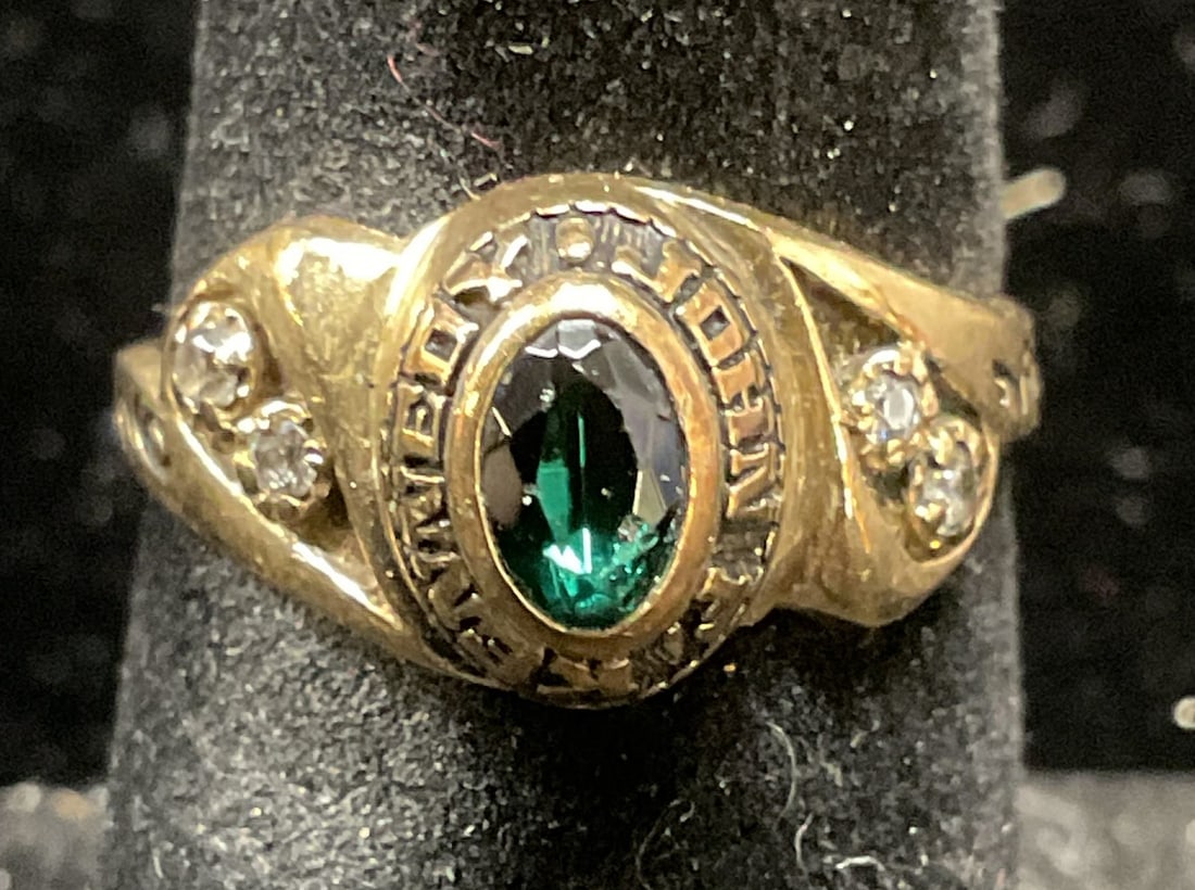 1990 10k Gold John F Kennedy Ring (1 of 7)