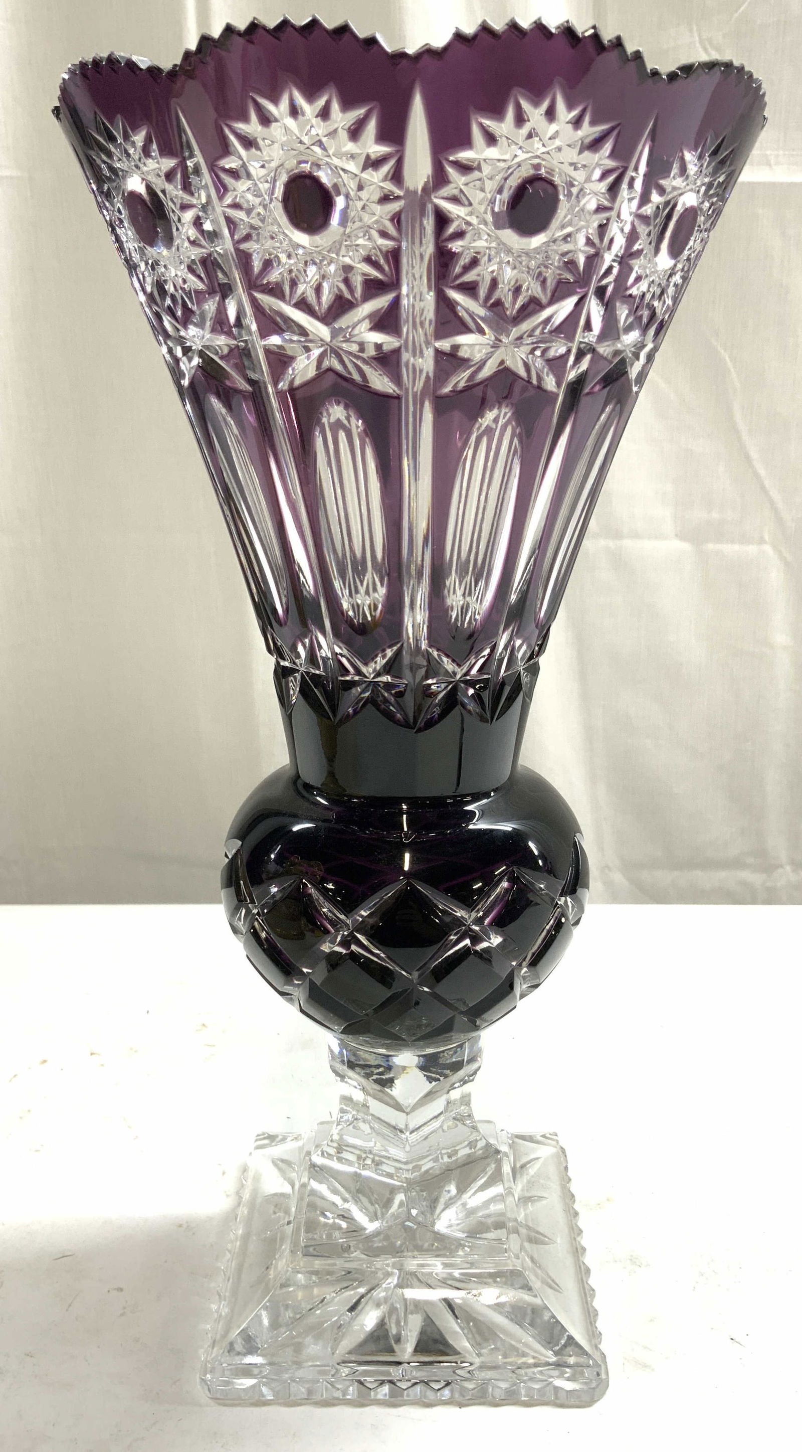 Vtg Crystal Bohemian Glass Pedestaled Vase Purple (1 of 10)