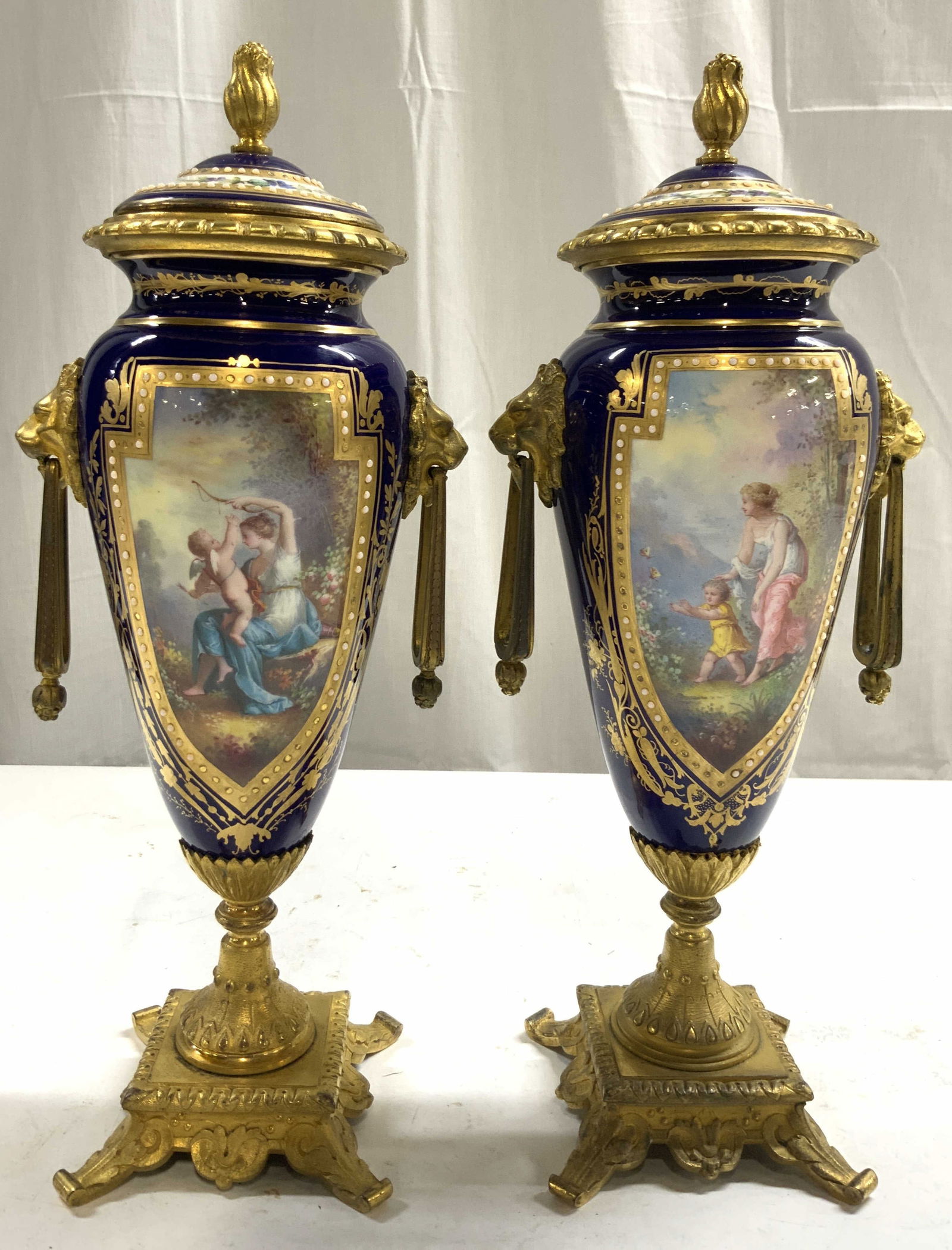 SEVRES Atq French Gilt Porc Urns, Lids & Hndls 1ft (1 of 11)