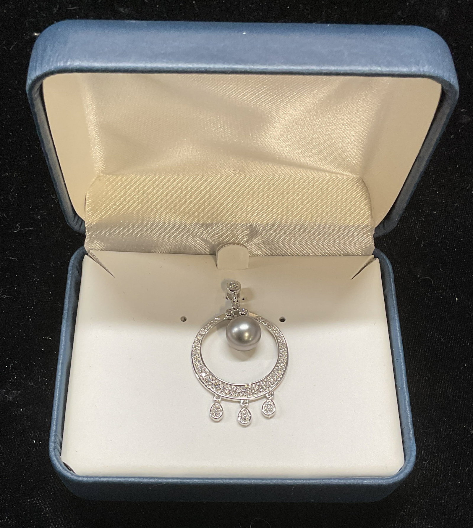 14k White Gold Diamond Tahitian Pearl Pendant: 14k white gold pendant with Tahitian pearl and diamond accents. Marked 14k. Measures approx 1.5 x 1 inches. Total weight 44.3 grams. Includes box. Some wear consistent with exposure. Jewelry, estate j