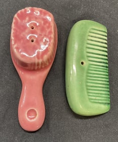 Vtg Ceramic Comb & Brush Salt & Pepper Shakers