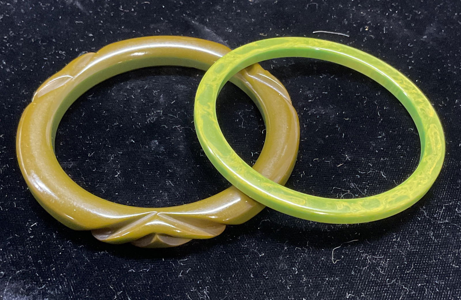 Lot 2 Vintage Green Lucite Bangle Bracelets (1 of 7)