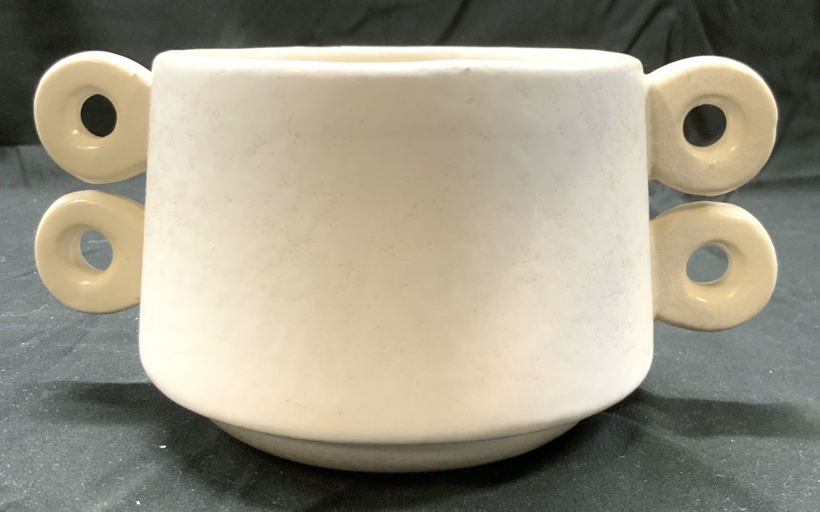 MCARDLES Ceramic Vessel W Handles White (1 of 8)