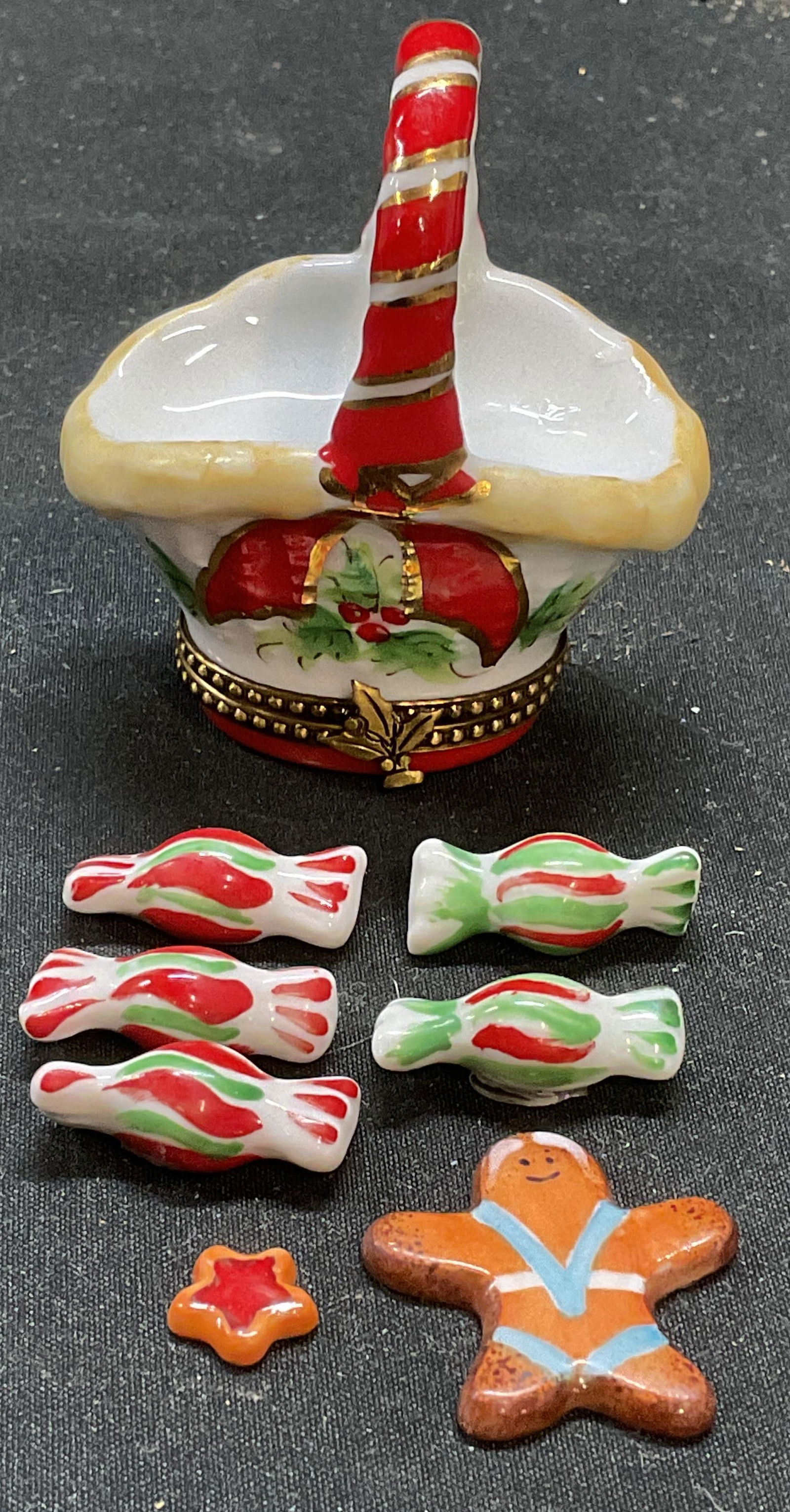 Limoges Porcelain Holiday Basket Trinket Box FR (1 of 7)