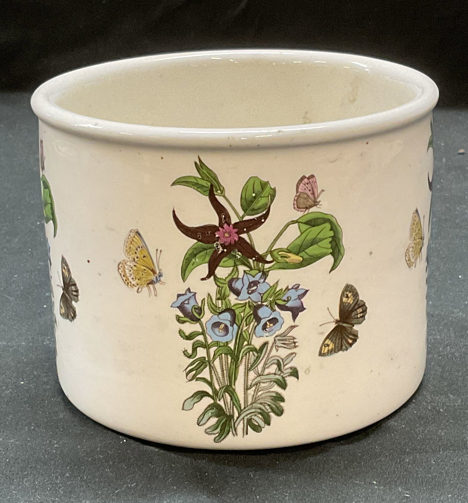 PORTMEIRION Botanical Garden Porcelain Planter Eng: PORTMEIRION The Botanic Garden pattern porcelain planter. Signed on underside. Made in England. Measures approx 5 x 4 inches. Some wear including scratching and crazing observed. PORTMEIRION, PORTMEIR