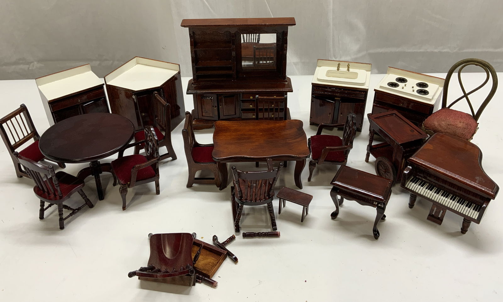 Group Lot 10+ Miniature Doll Furniture (1 of 8)