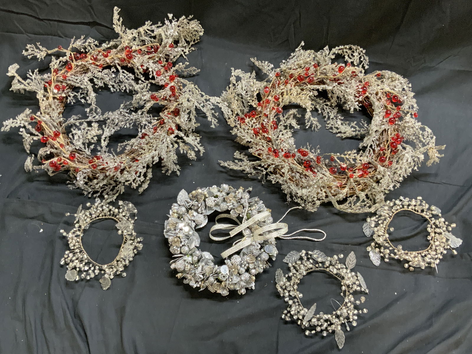 Lot 6 Assorted Wreaths & Other Xmas Decor (1 of 7)
