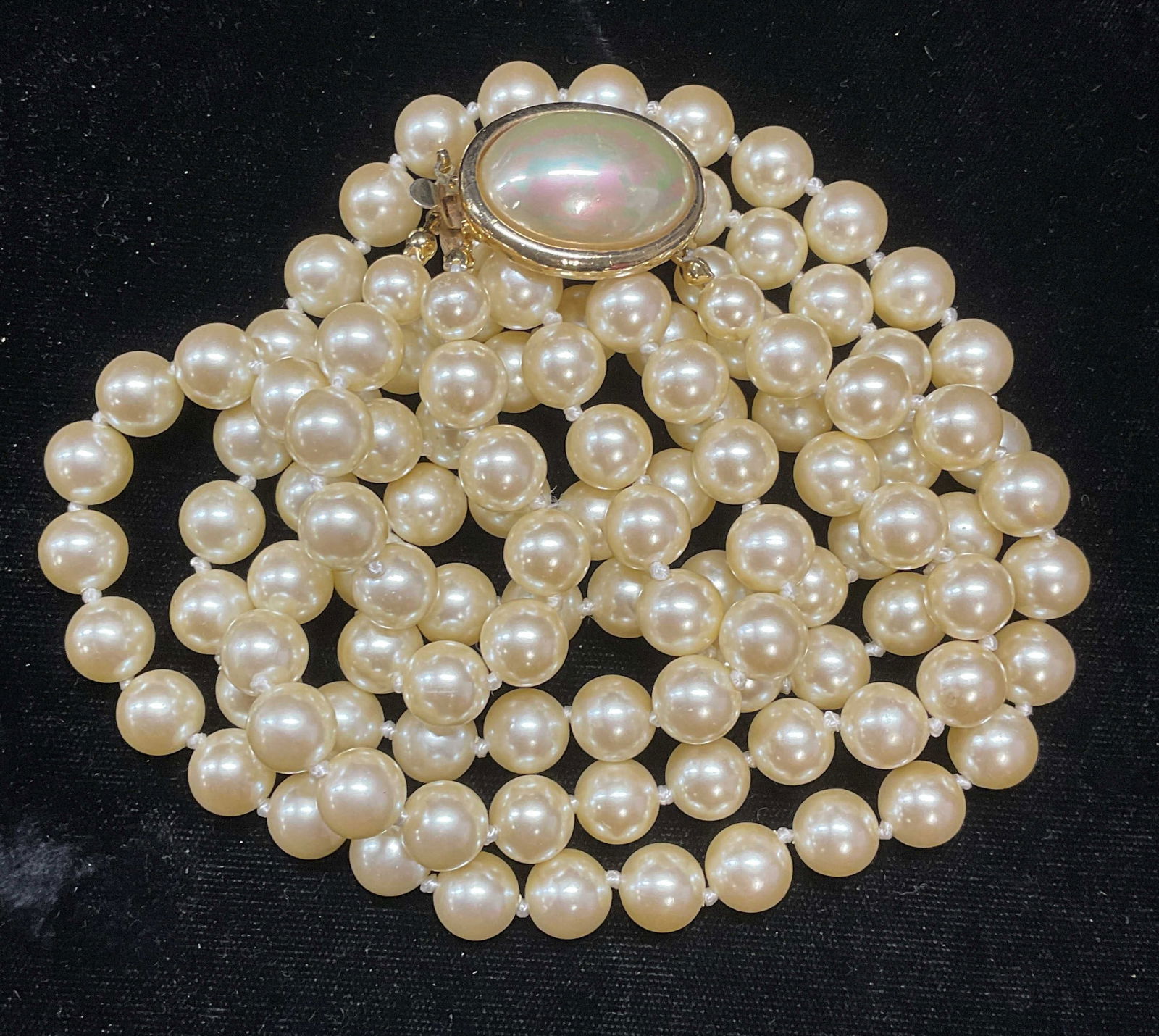 Vtg Carolee Faux Pearl Beaded Necklace: Vintage Carolee three strand faux pearl necklace. Signed on clasp. Drop length approx 7 inches. Some scratching observed. Jewelry, estate jewelry, costume jewelry, cocktail jewelry, fashion jewelry, w